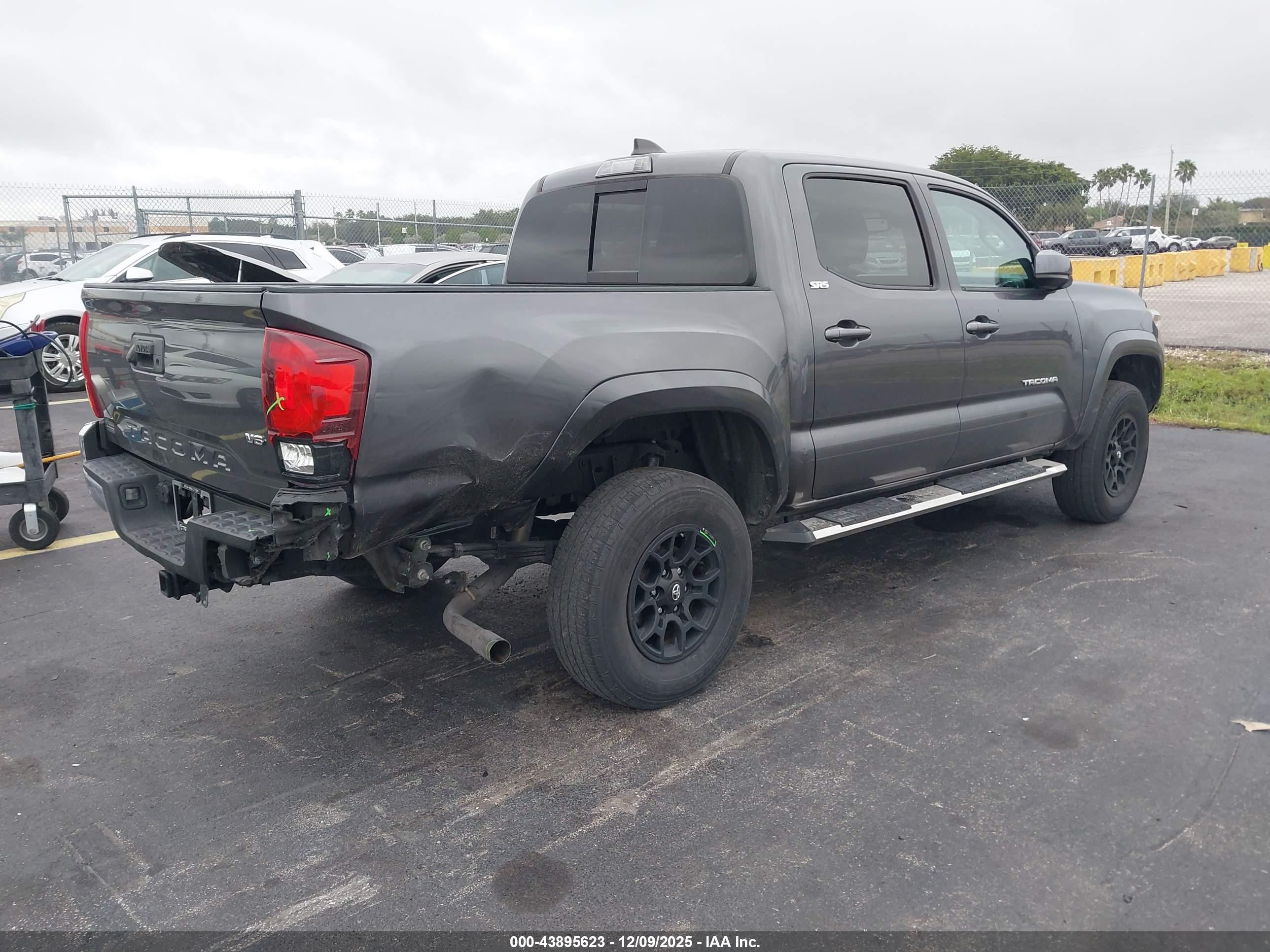 TOYOTA TACOMA image 4