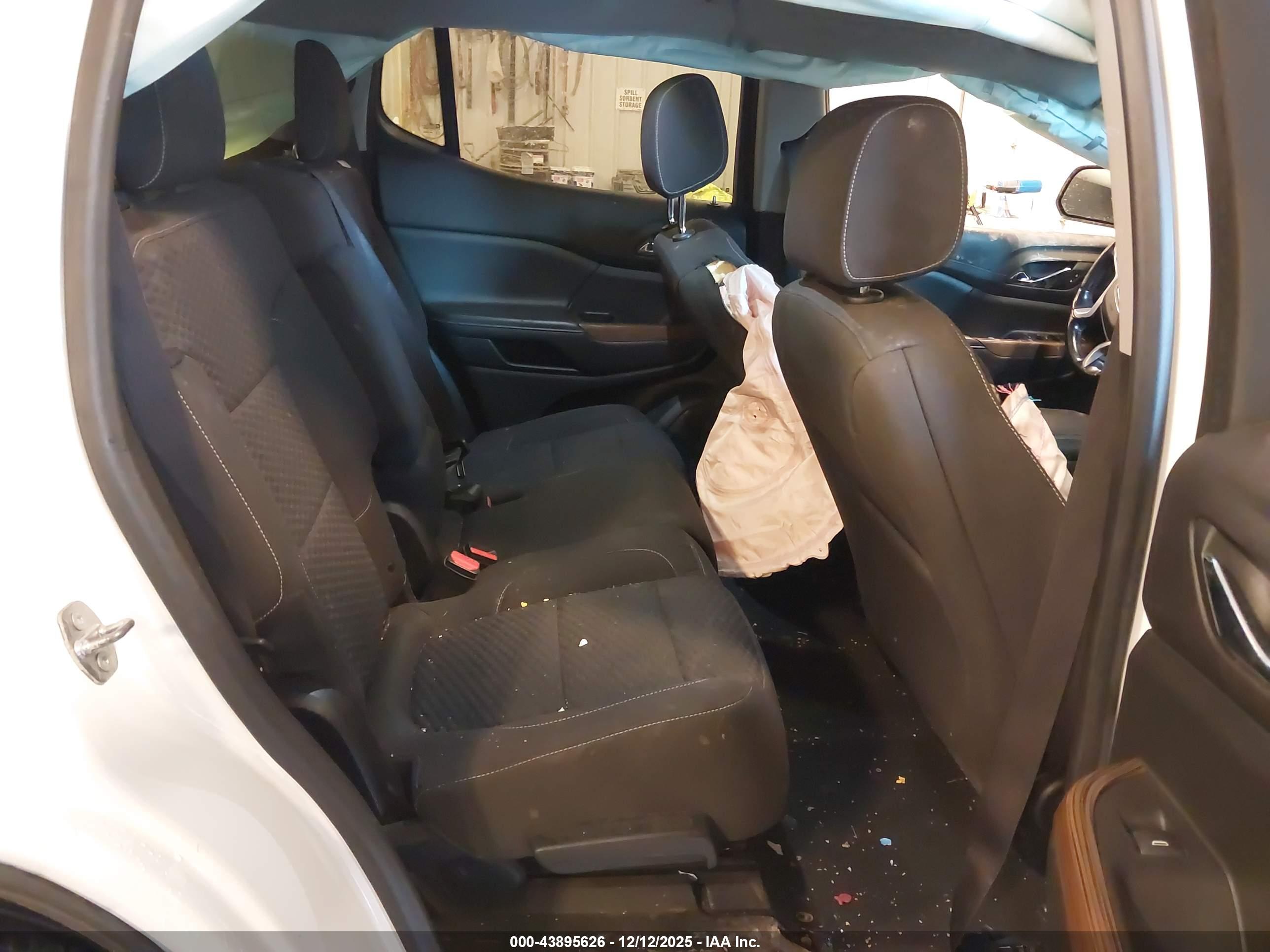 GMC ACADIA image 8