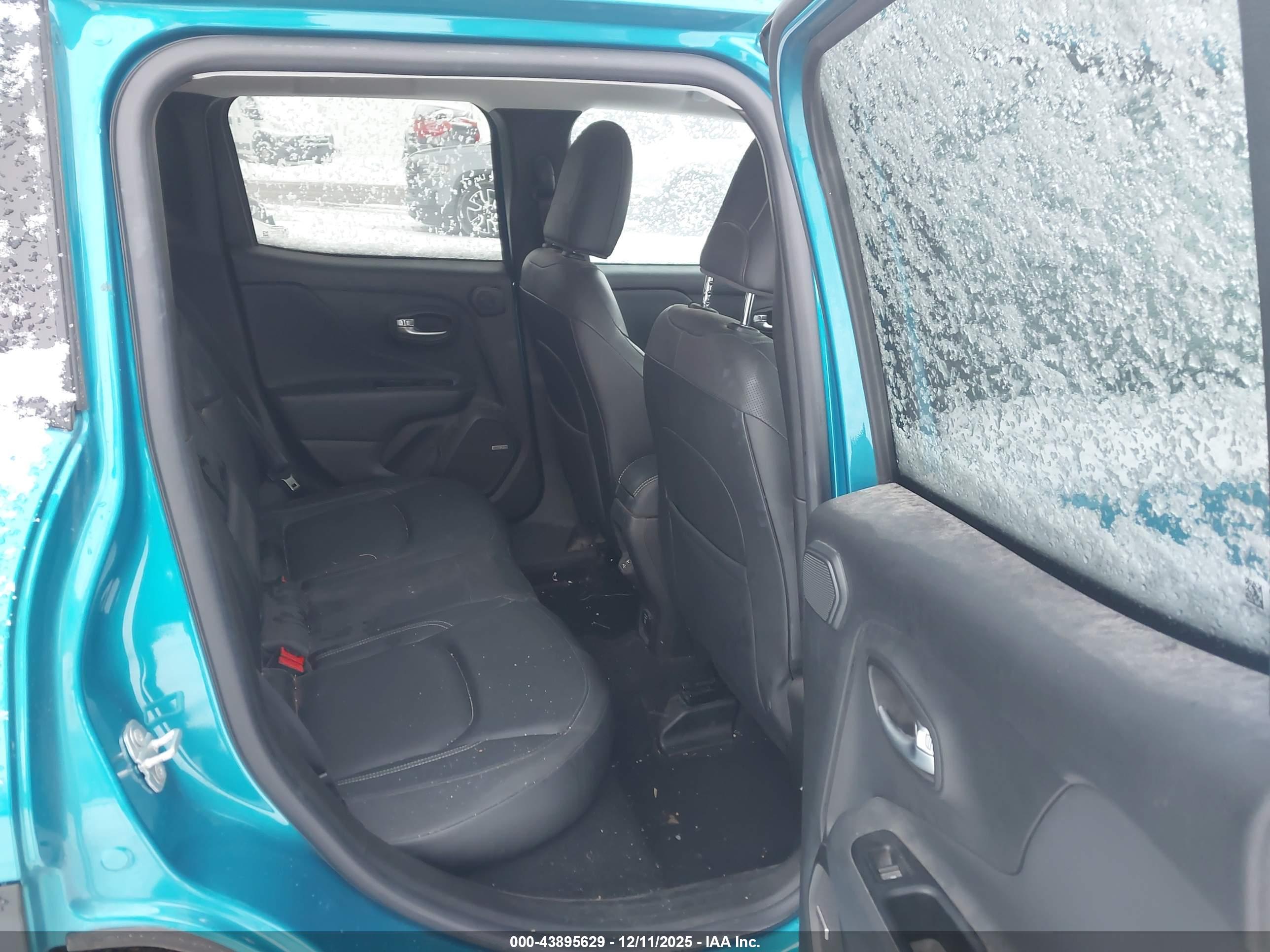 JEEP RENEGADE image 8