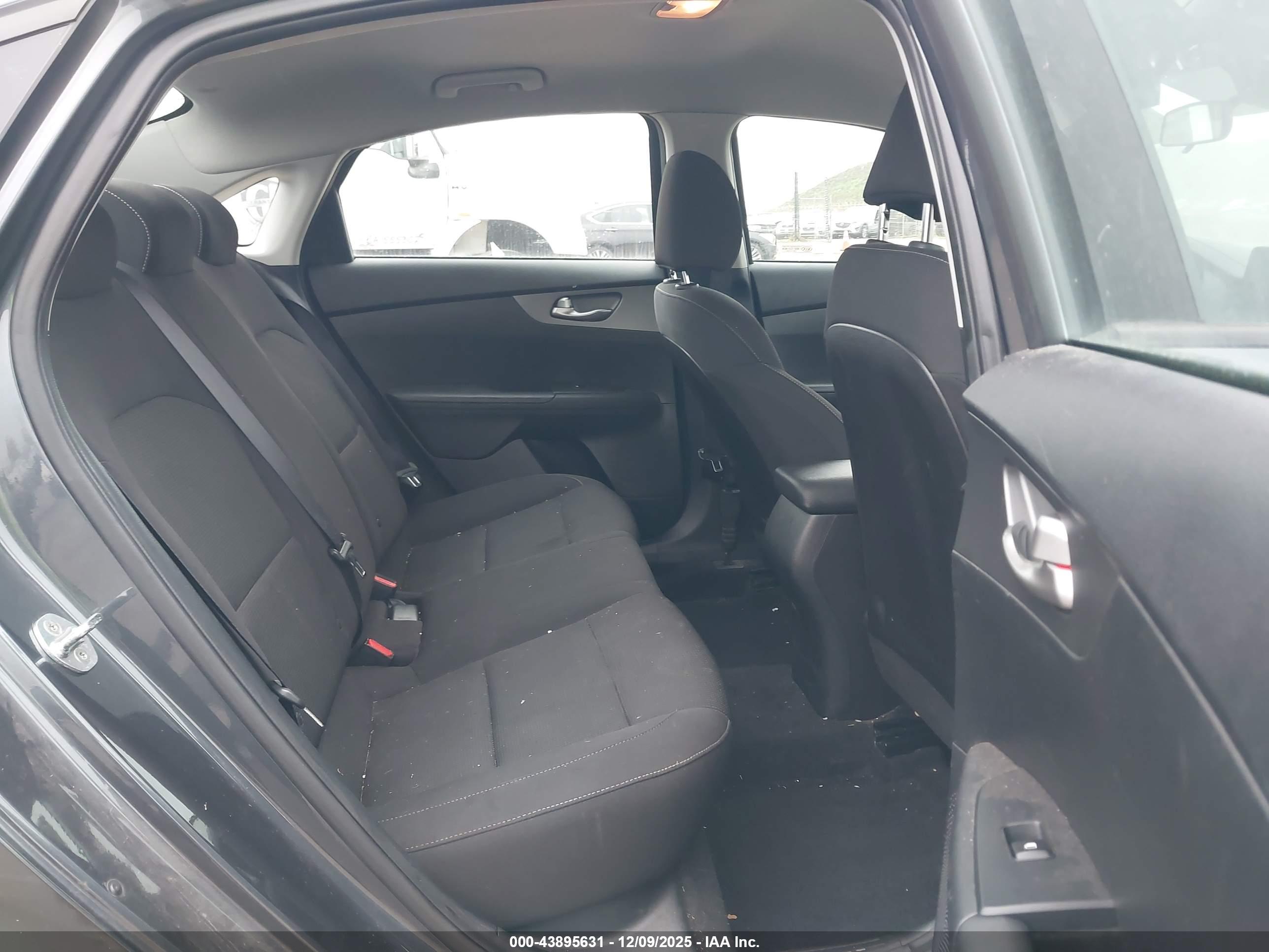 KIA FORTE image 8