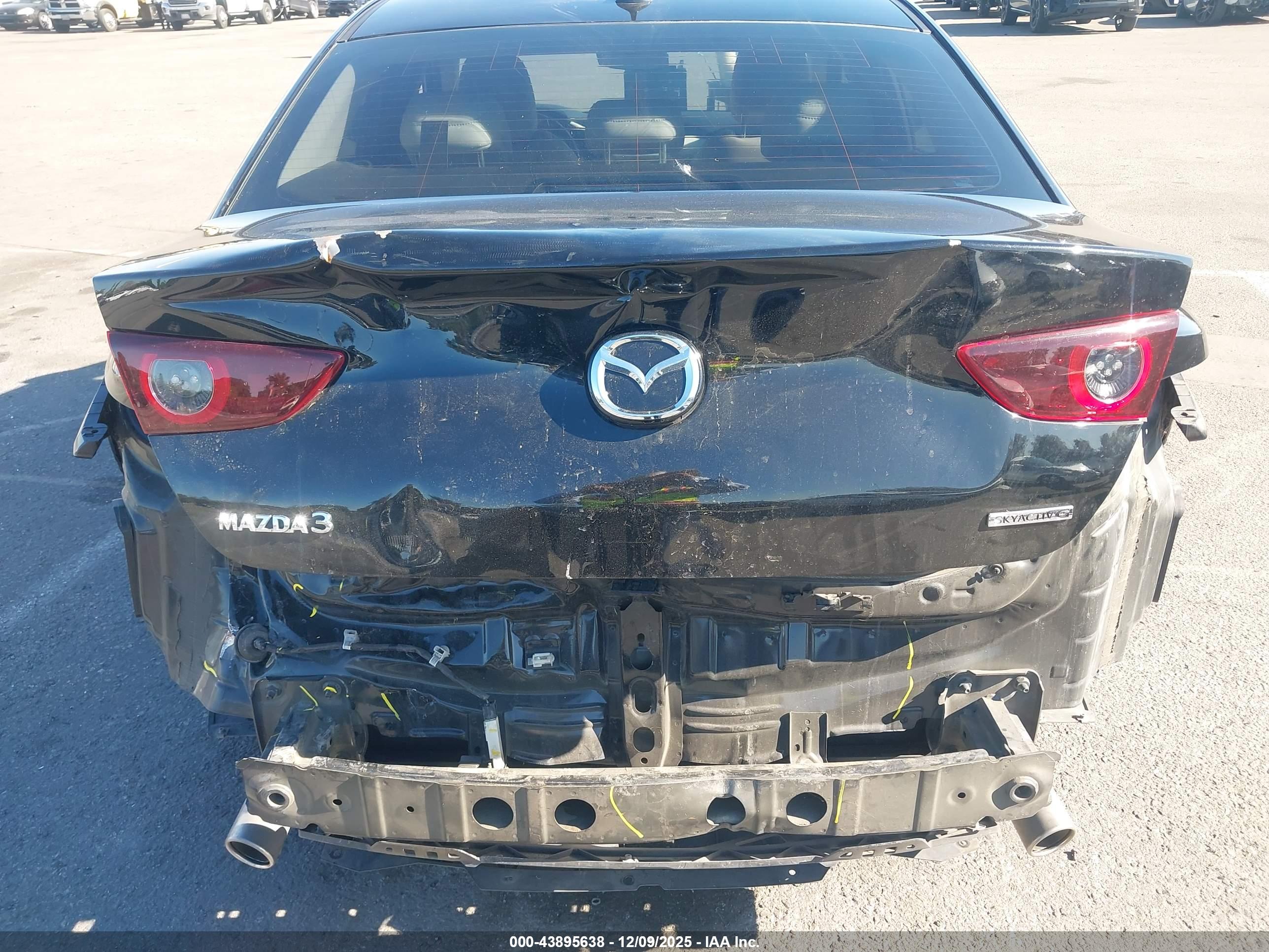 MAZDA MAZDA3 image 6