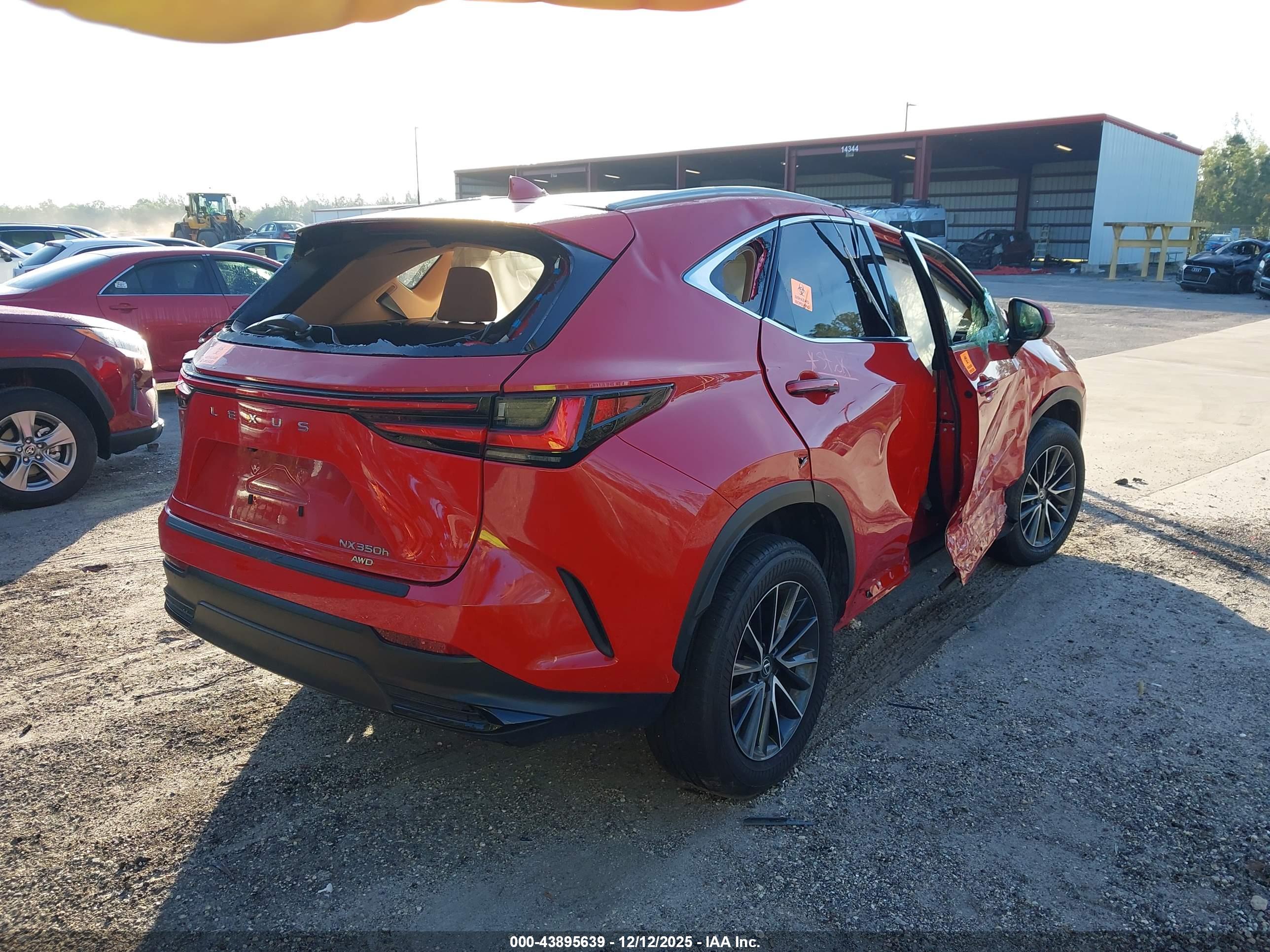 LEXUS NX image 4