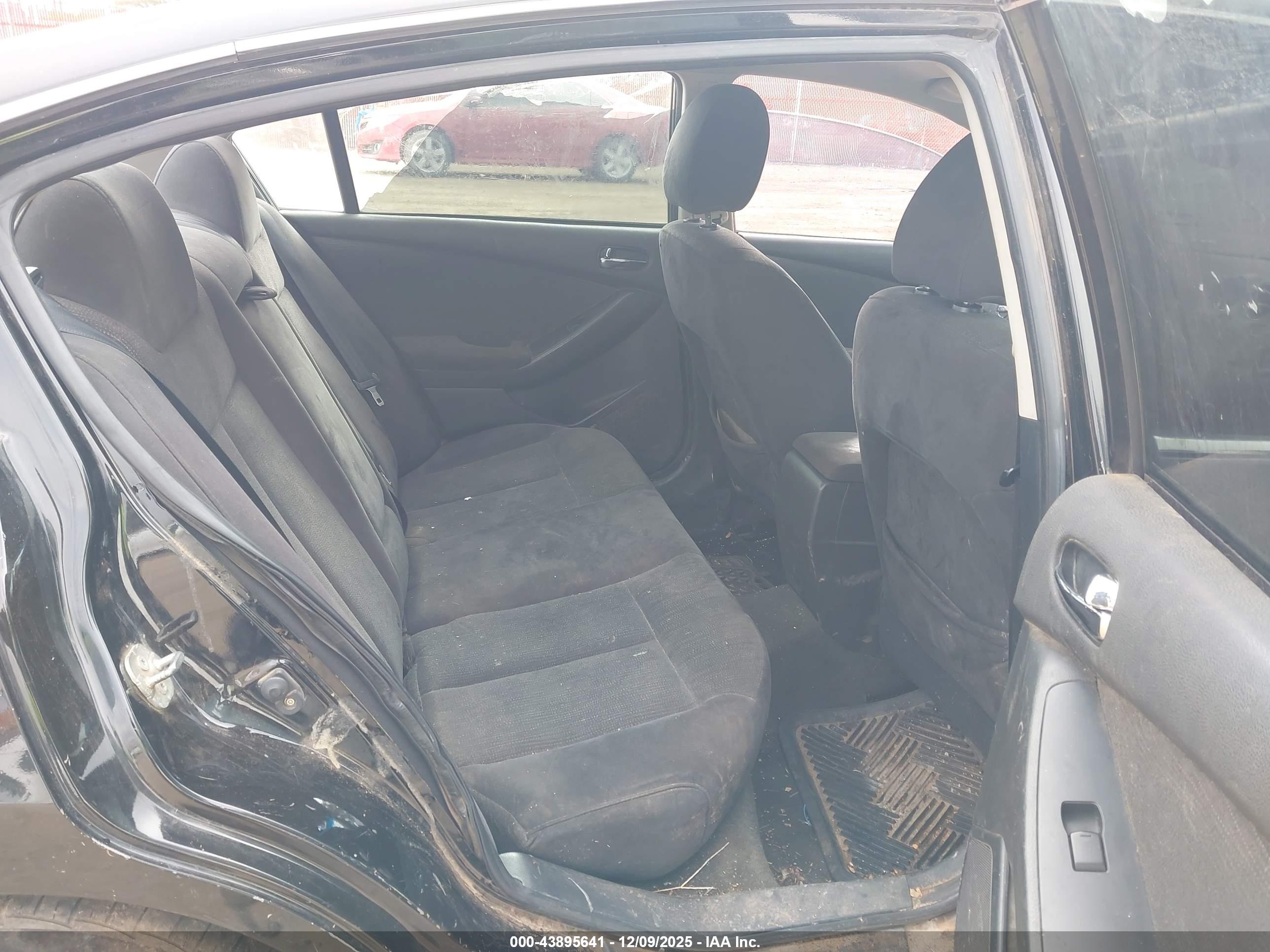 NISSAN ALTIMA image 8