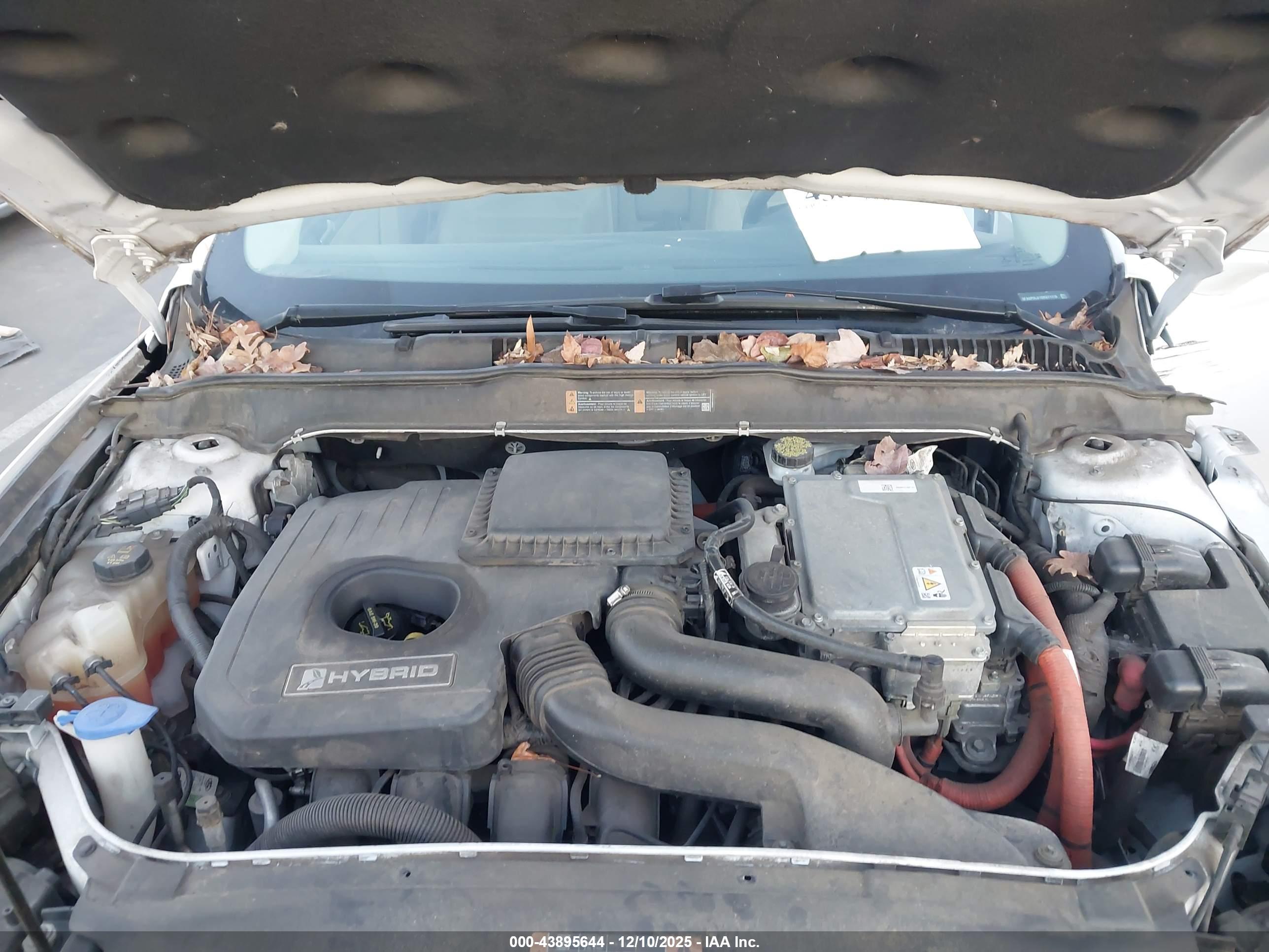 FORD FUSION image 10