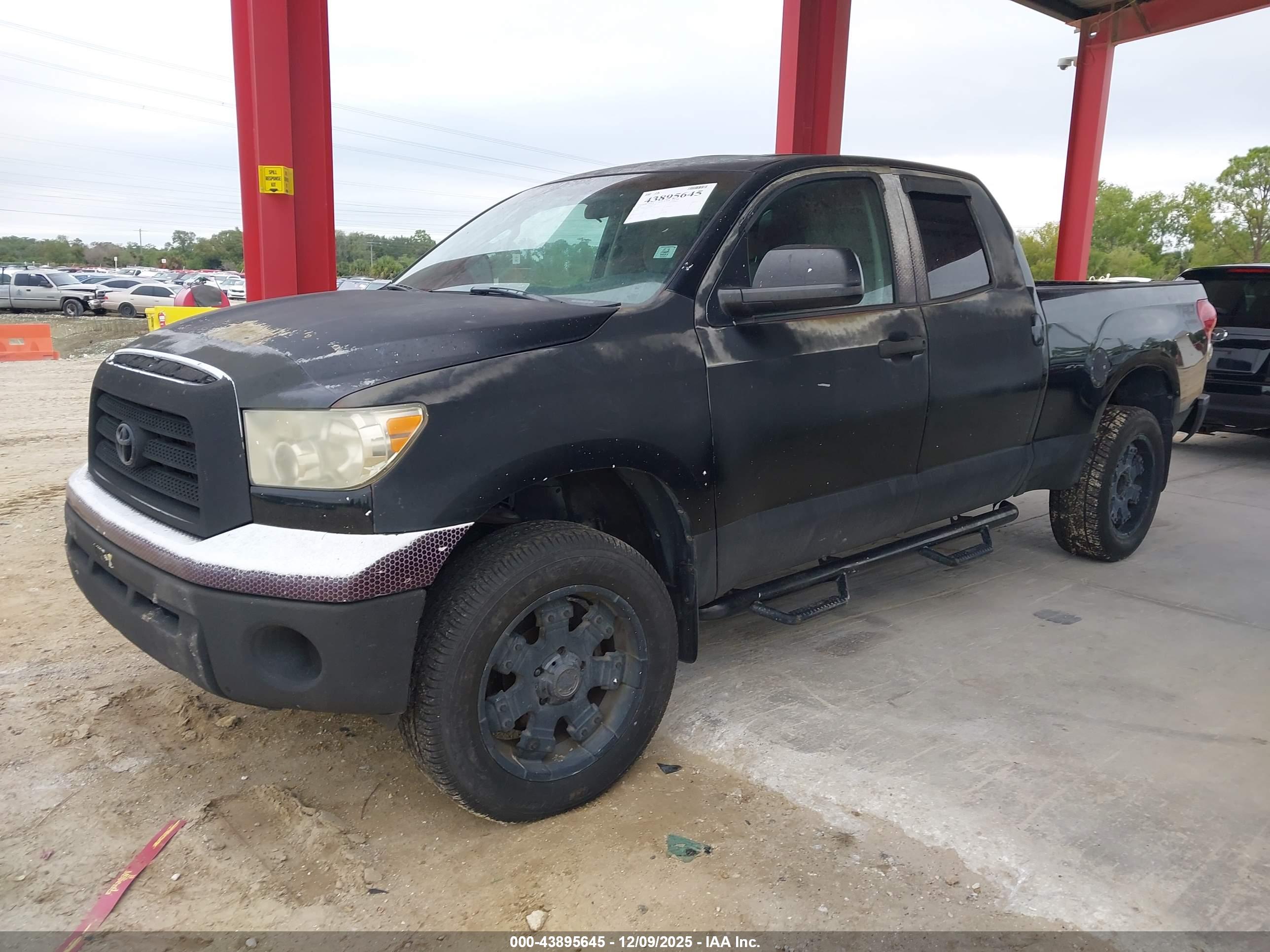 TOYOTA TUNDRA image 2