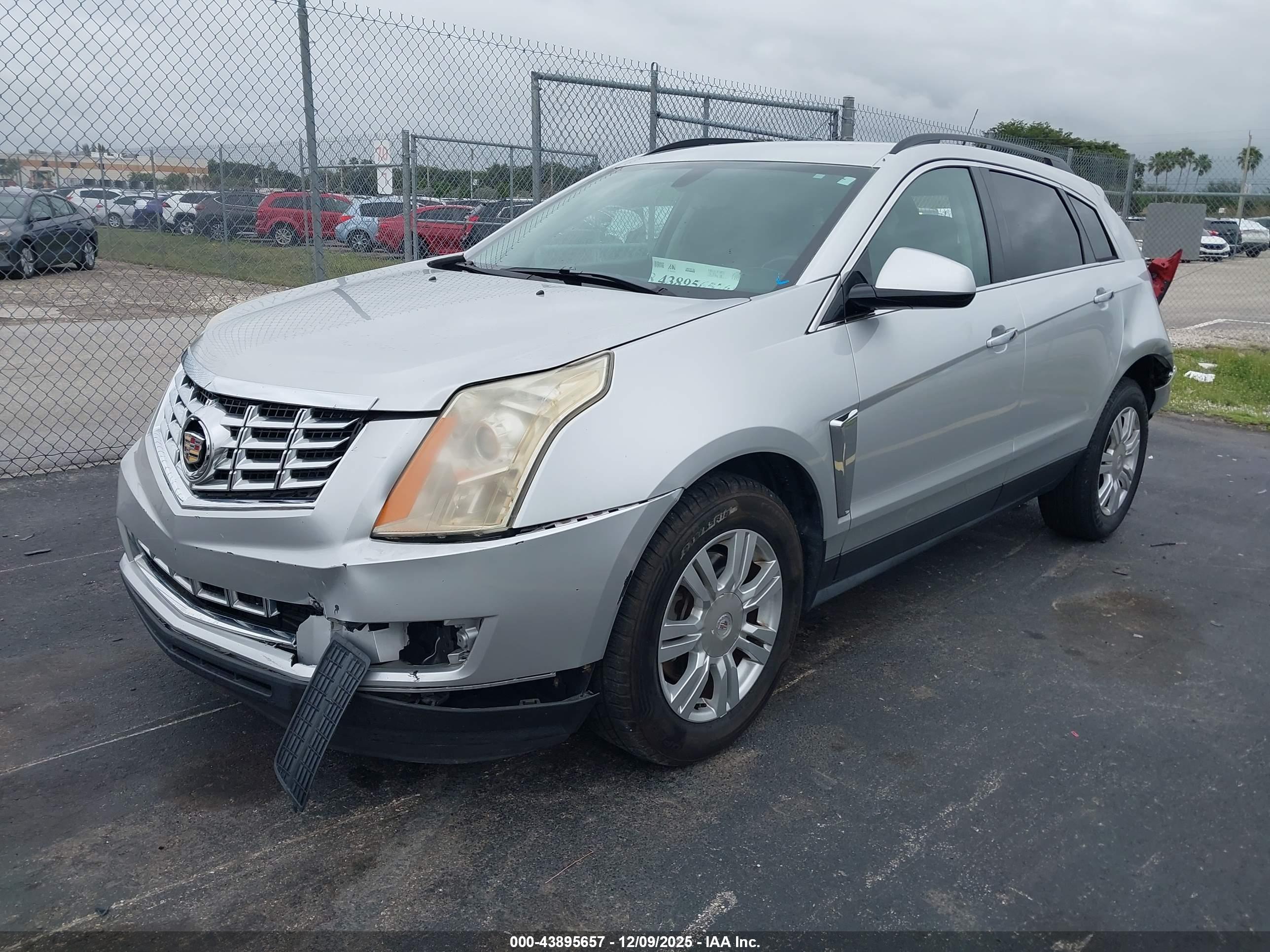 CADILLAC SRX image 2