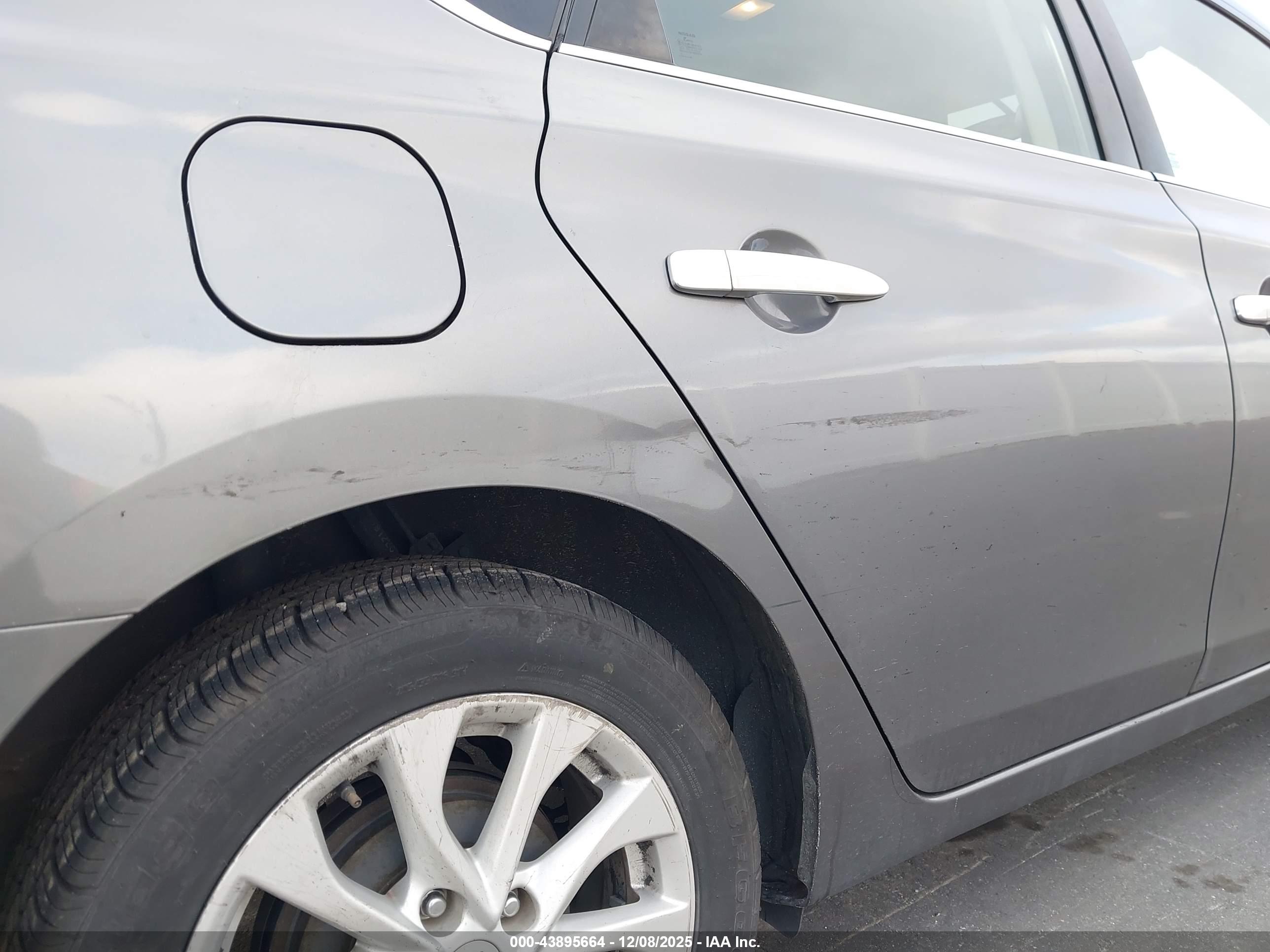 NISSAN SENTRA image 6