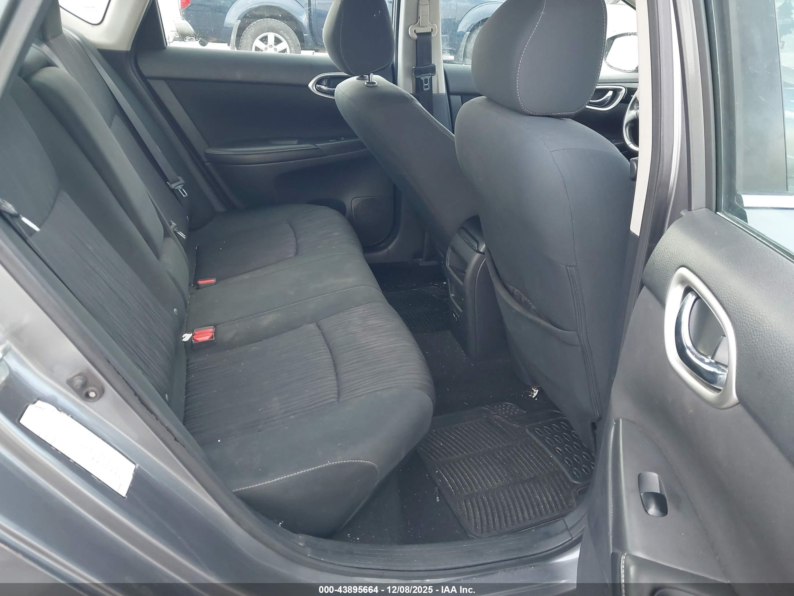 NISSAN SENTRA image 8