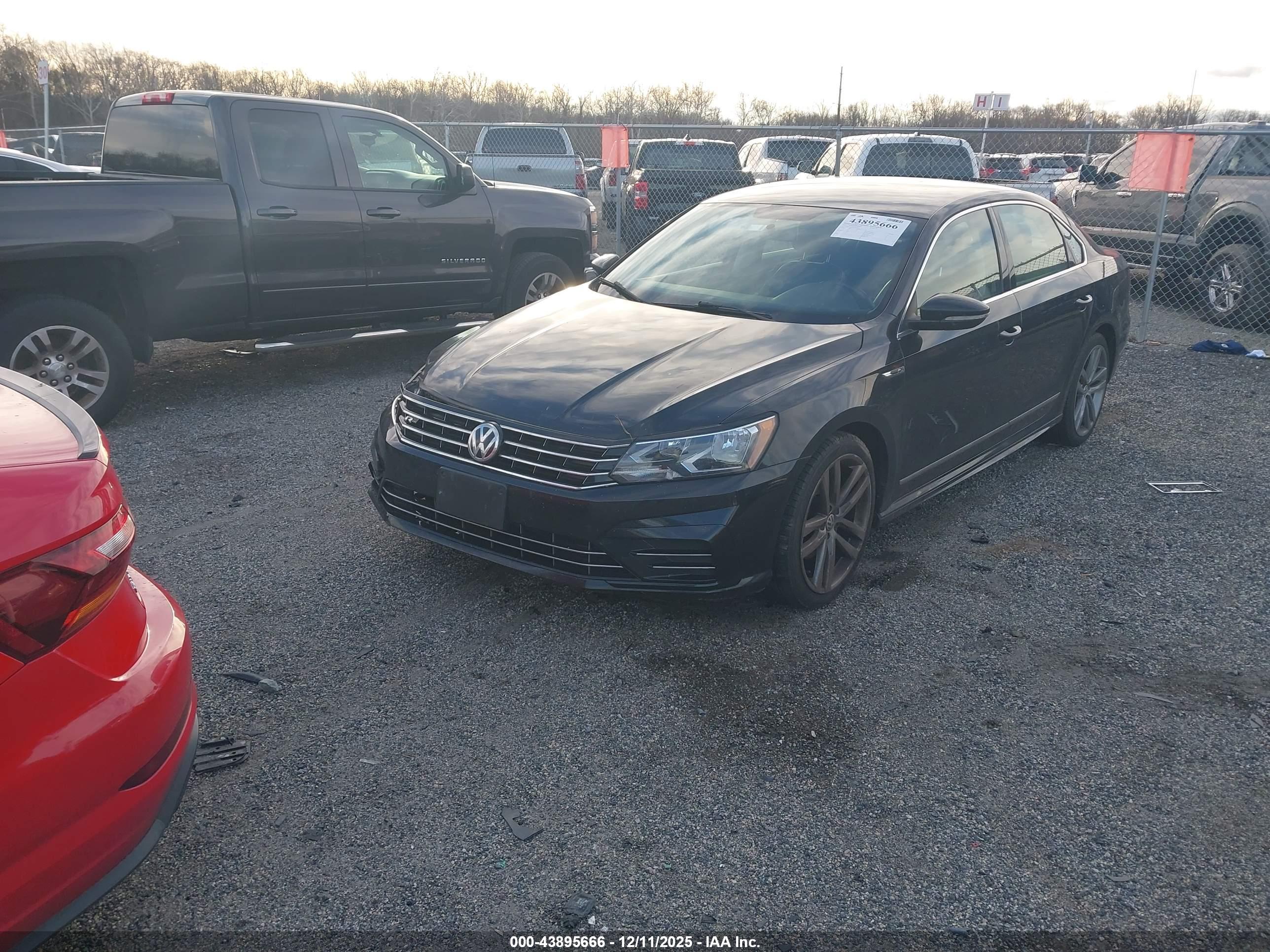 VOLKSWAGEN PASSAT image 2