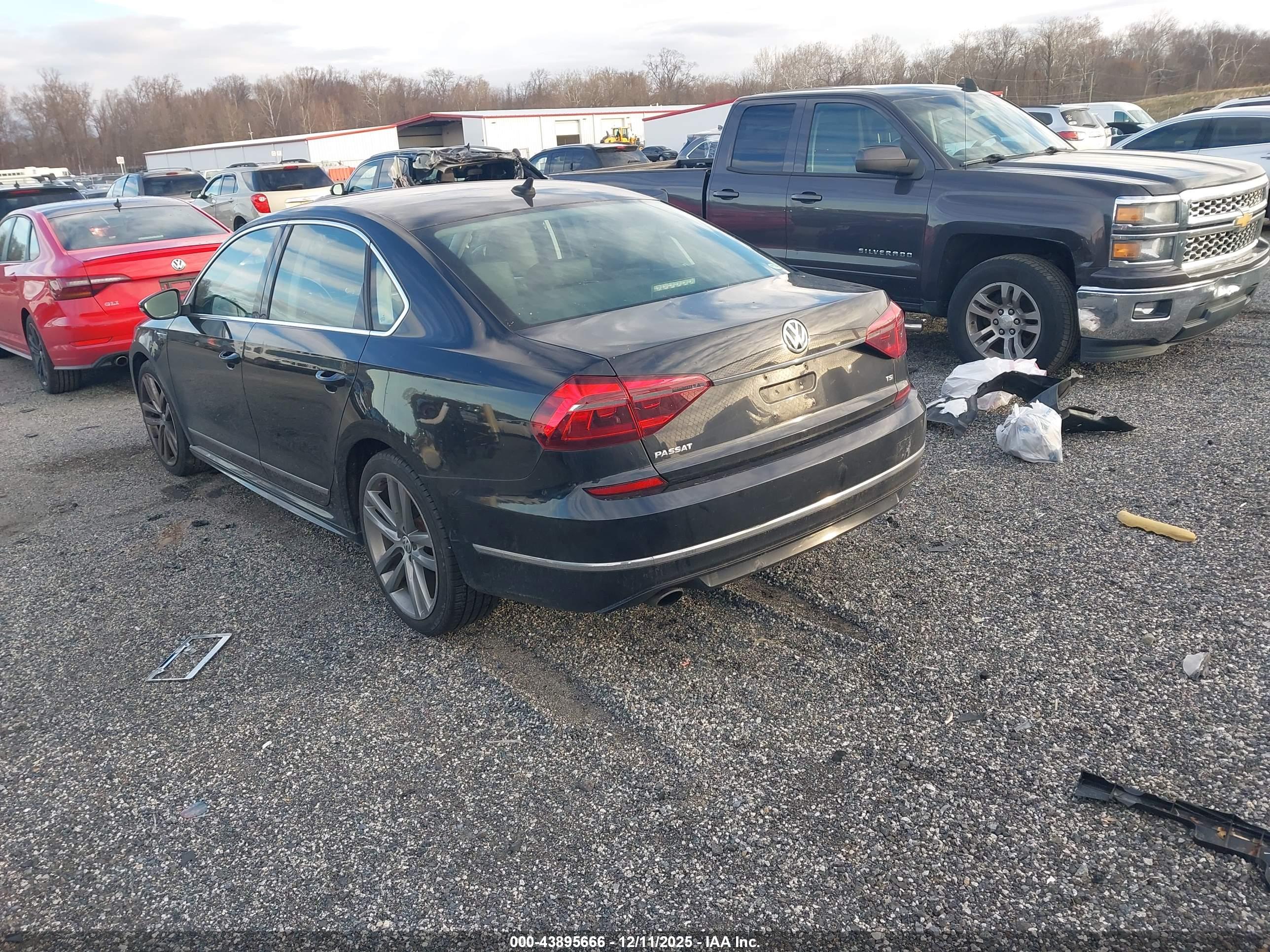VOLKSWAGEN PASSAT image 3