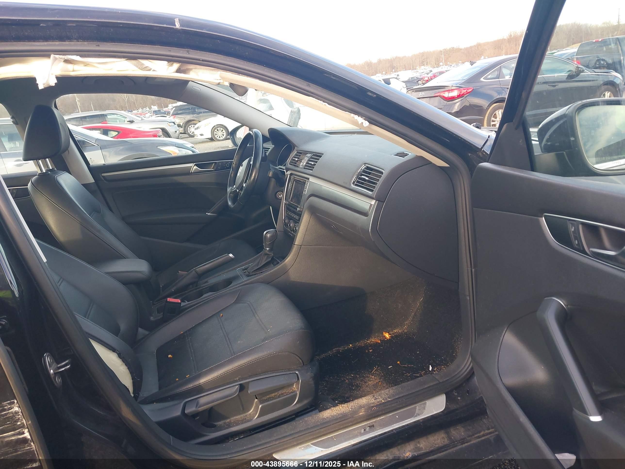 VOLKSWAGEN PASSAT image 5