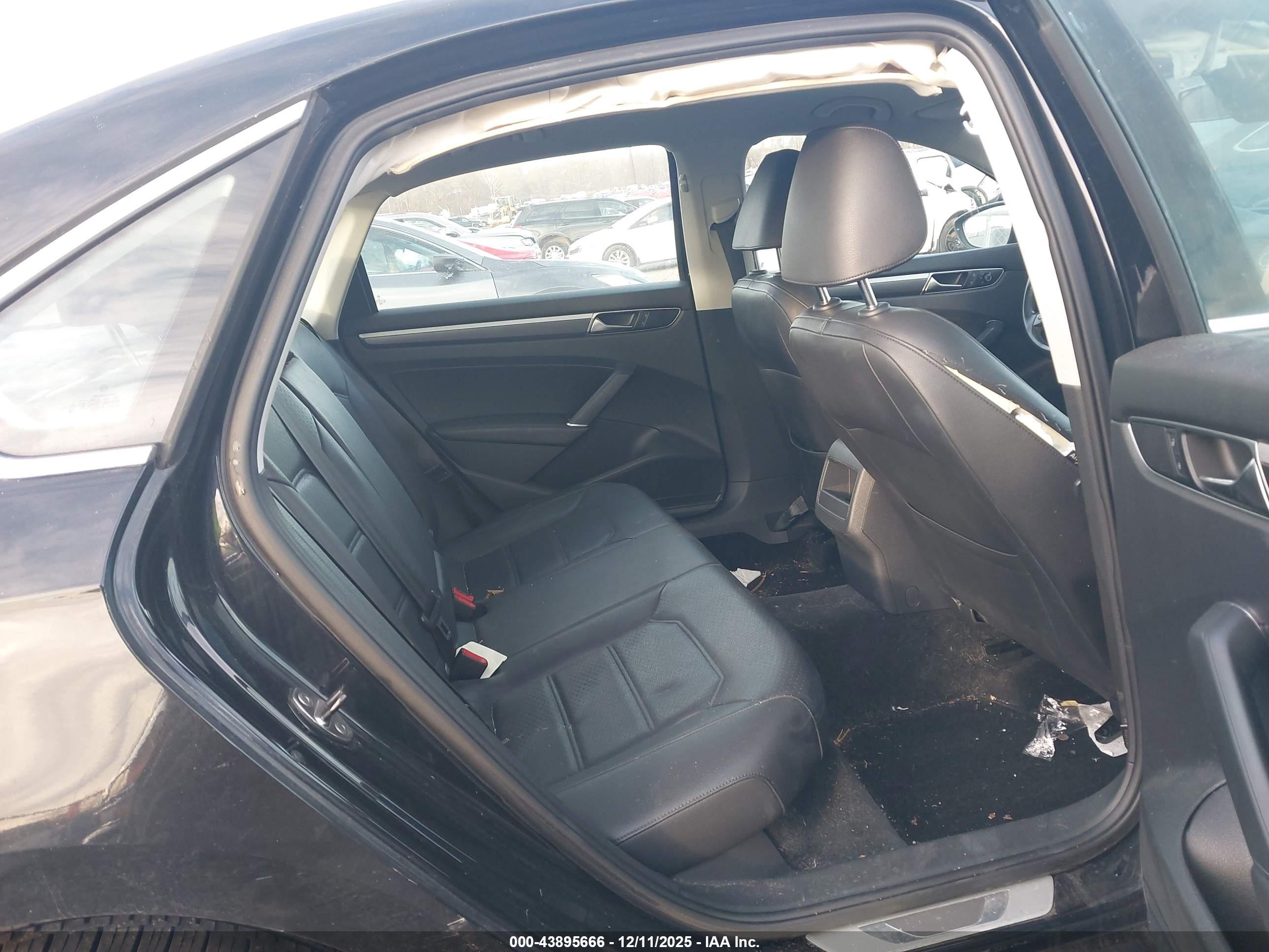 VOLKSWAGEN PASSAT image 8