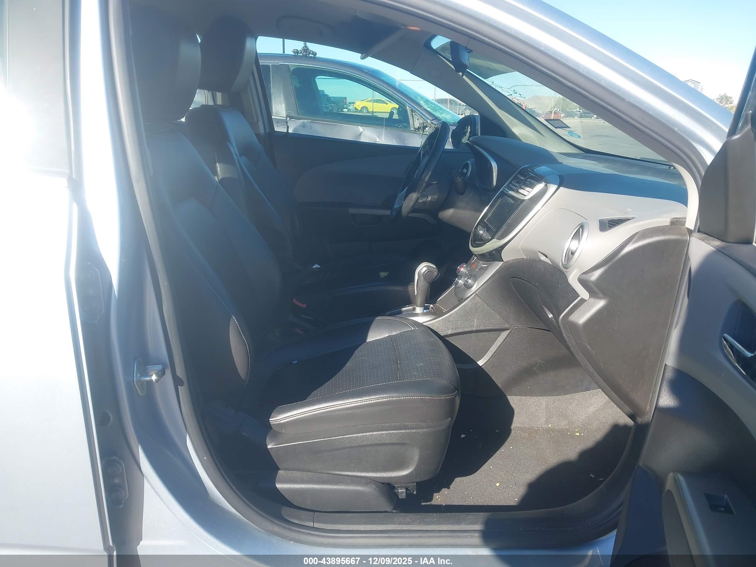 CHEVROLET SONIC image 5
