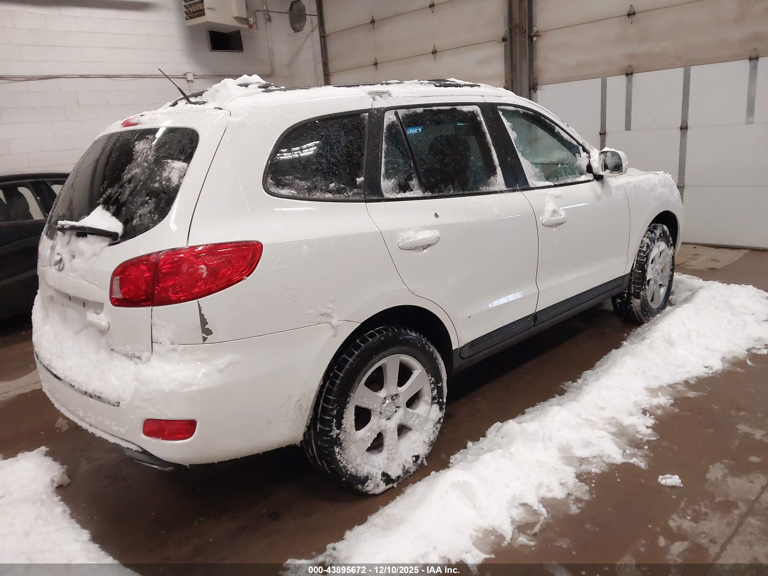 HYUNDAI SANTA image 4