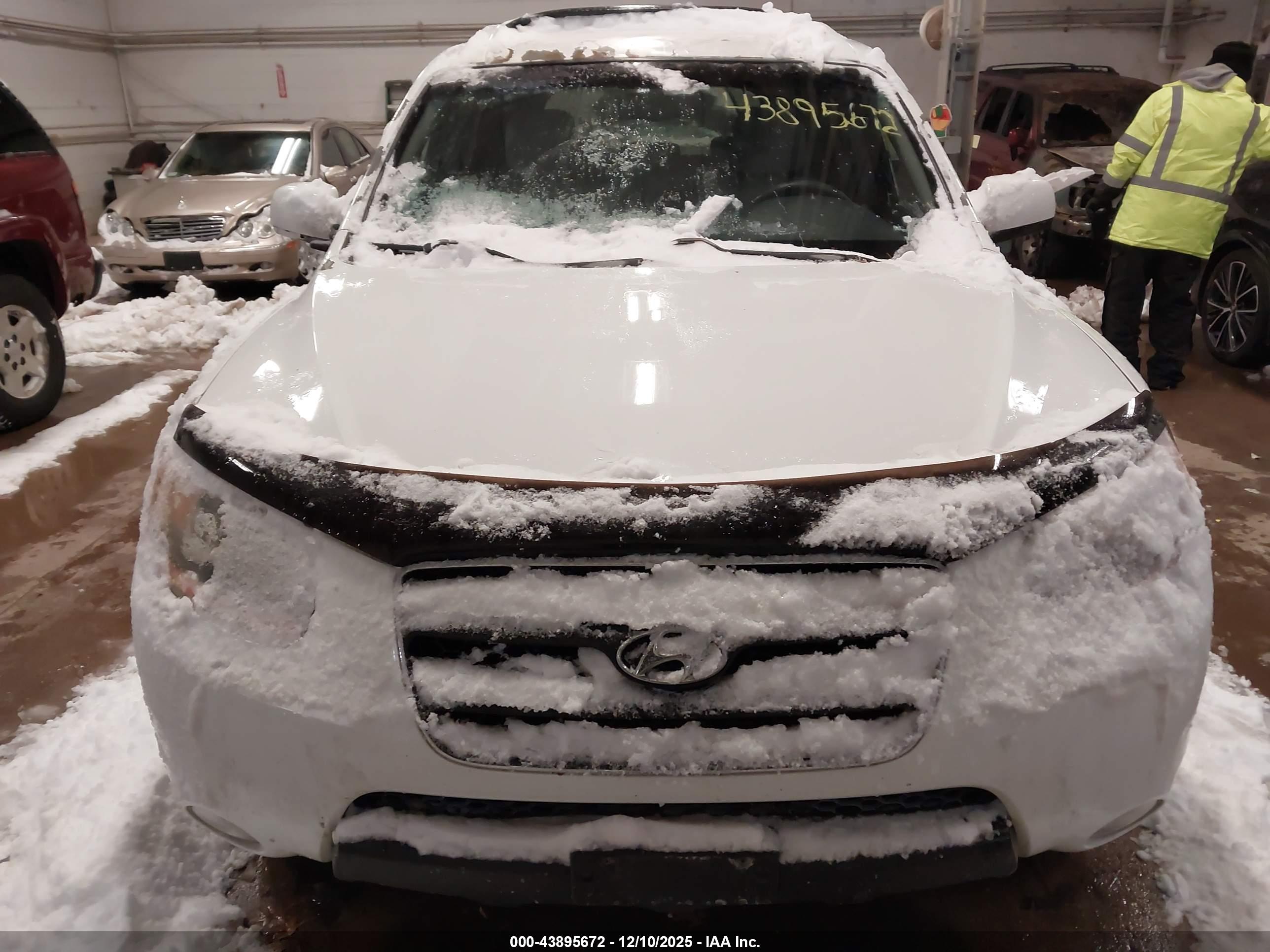 HYUNDAI SANTA image 6
