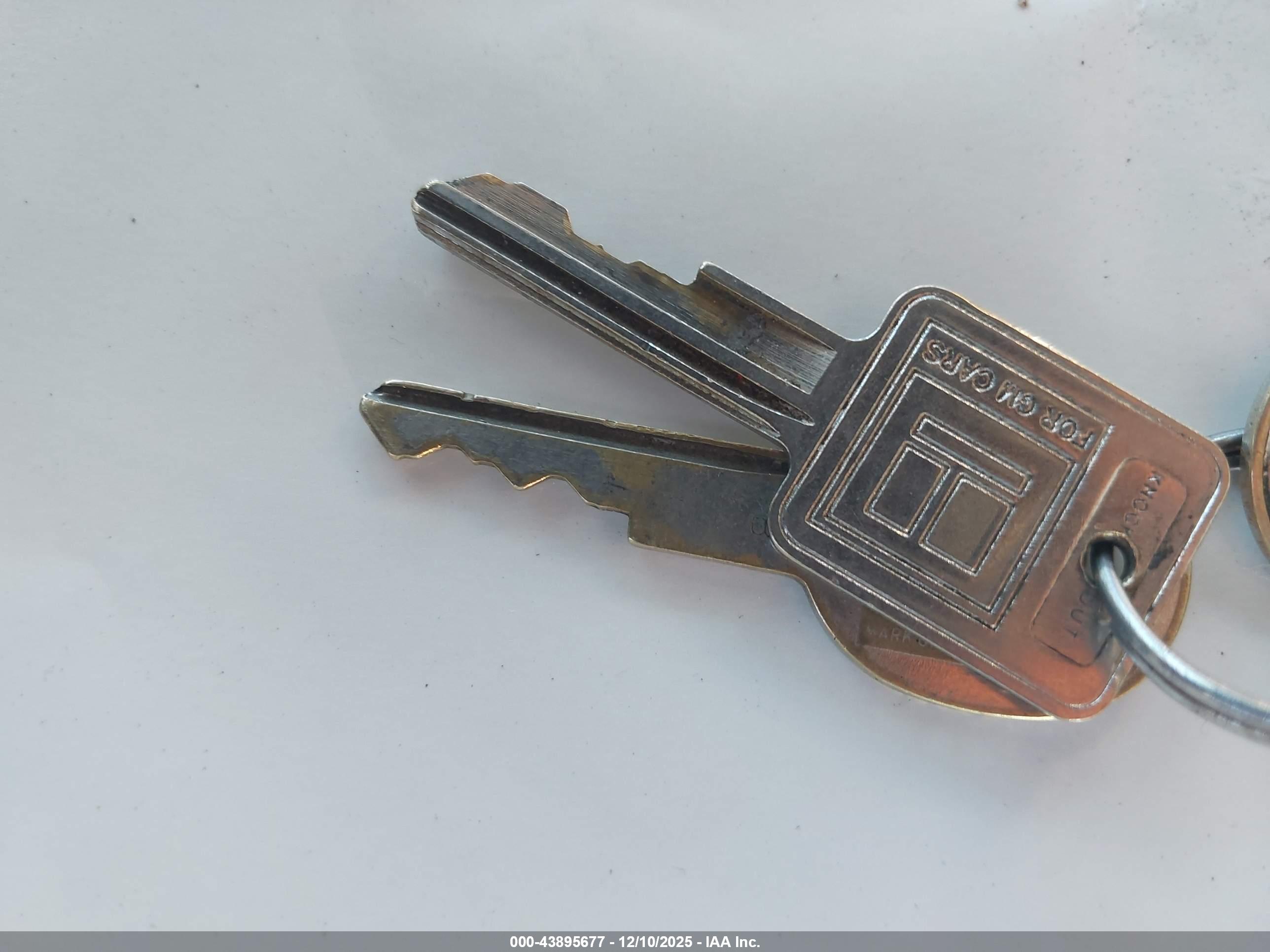 CHEVROLET GMT-400 image 11