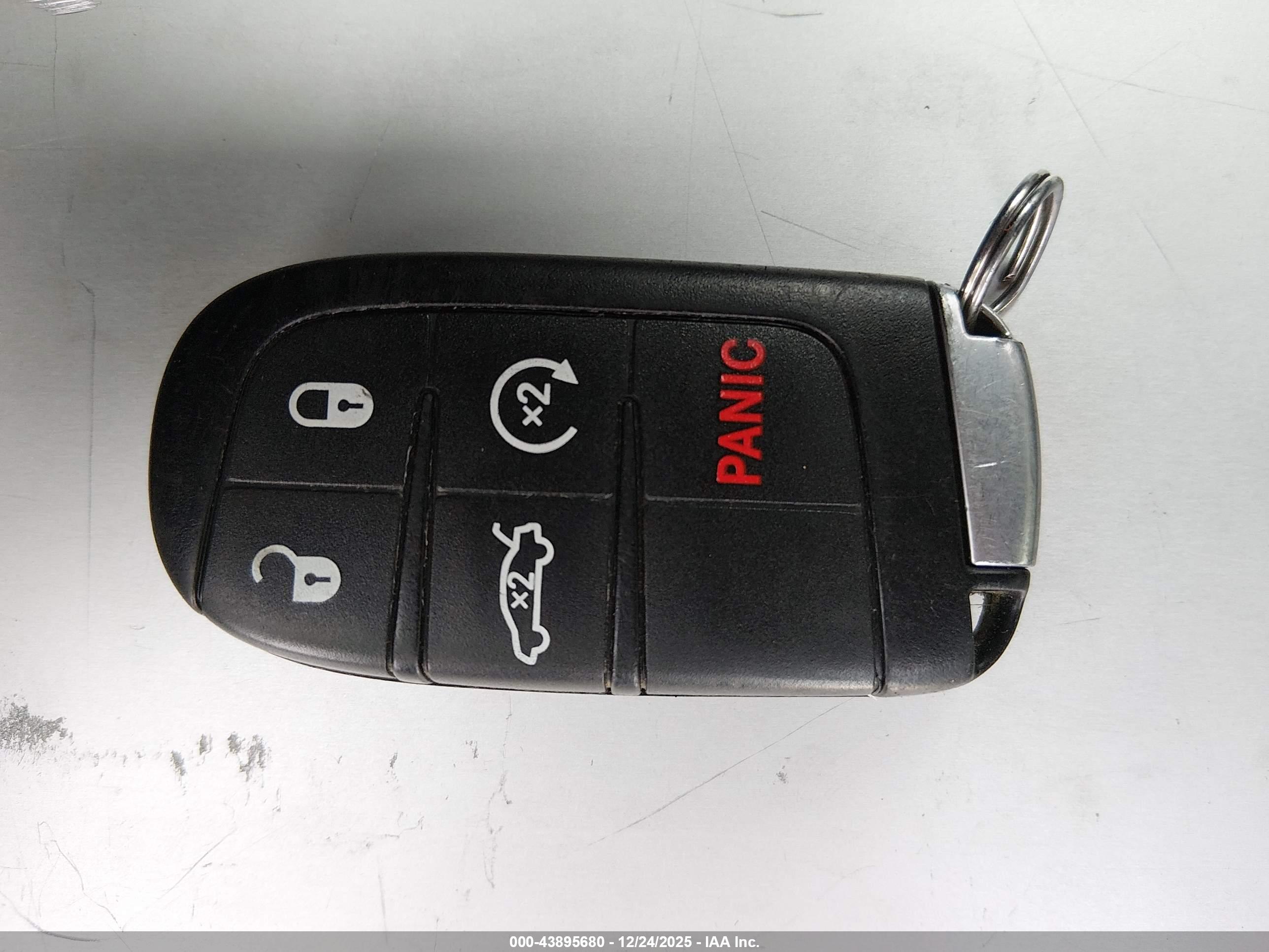 CHRYSLER 300 image 11