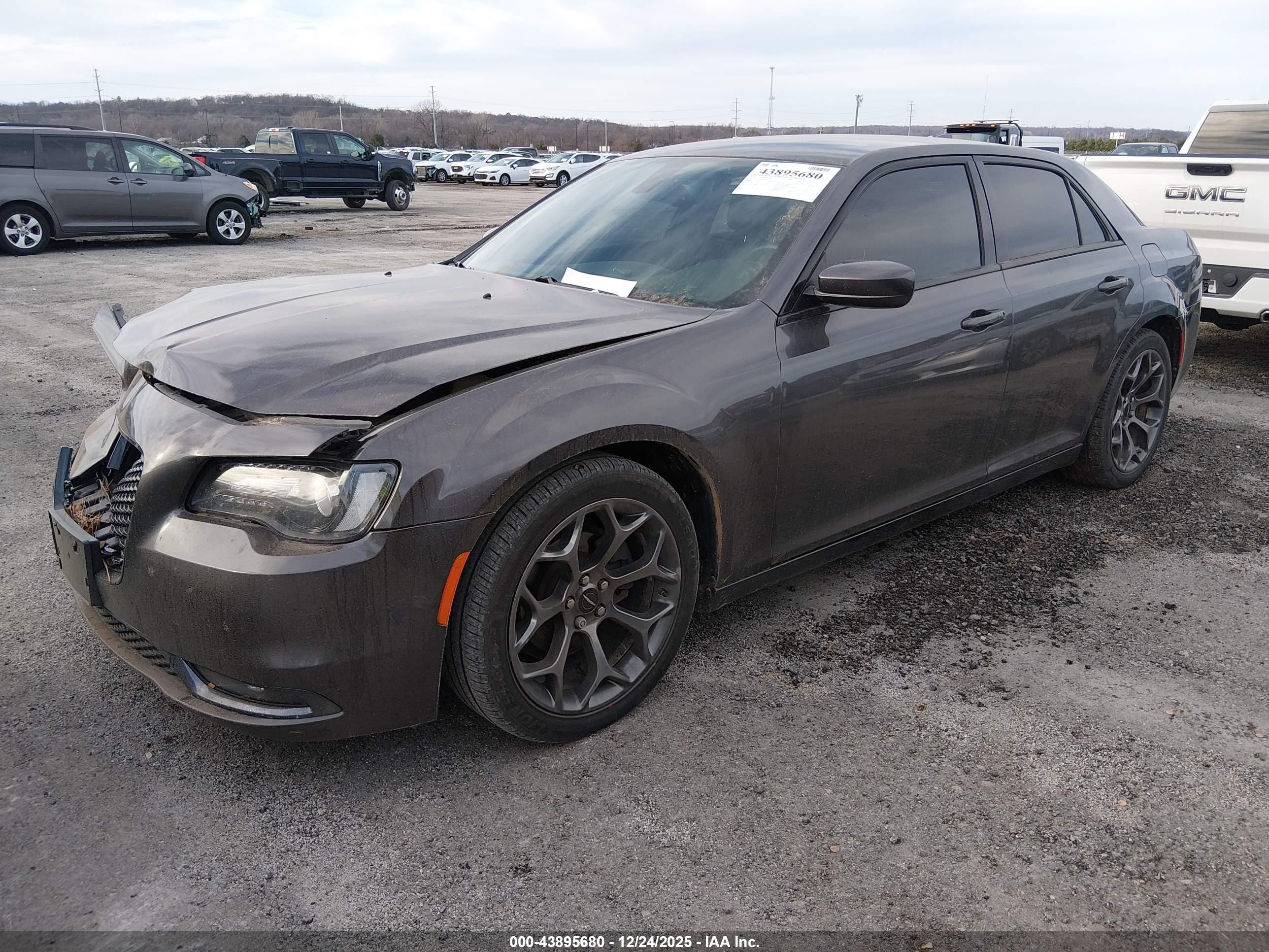 CHRYSLER 300 image 2