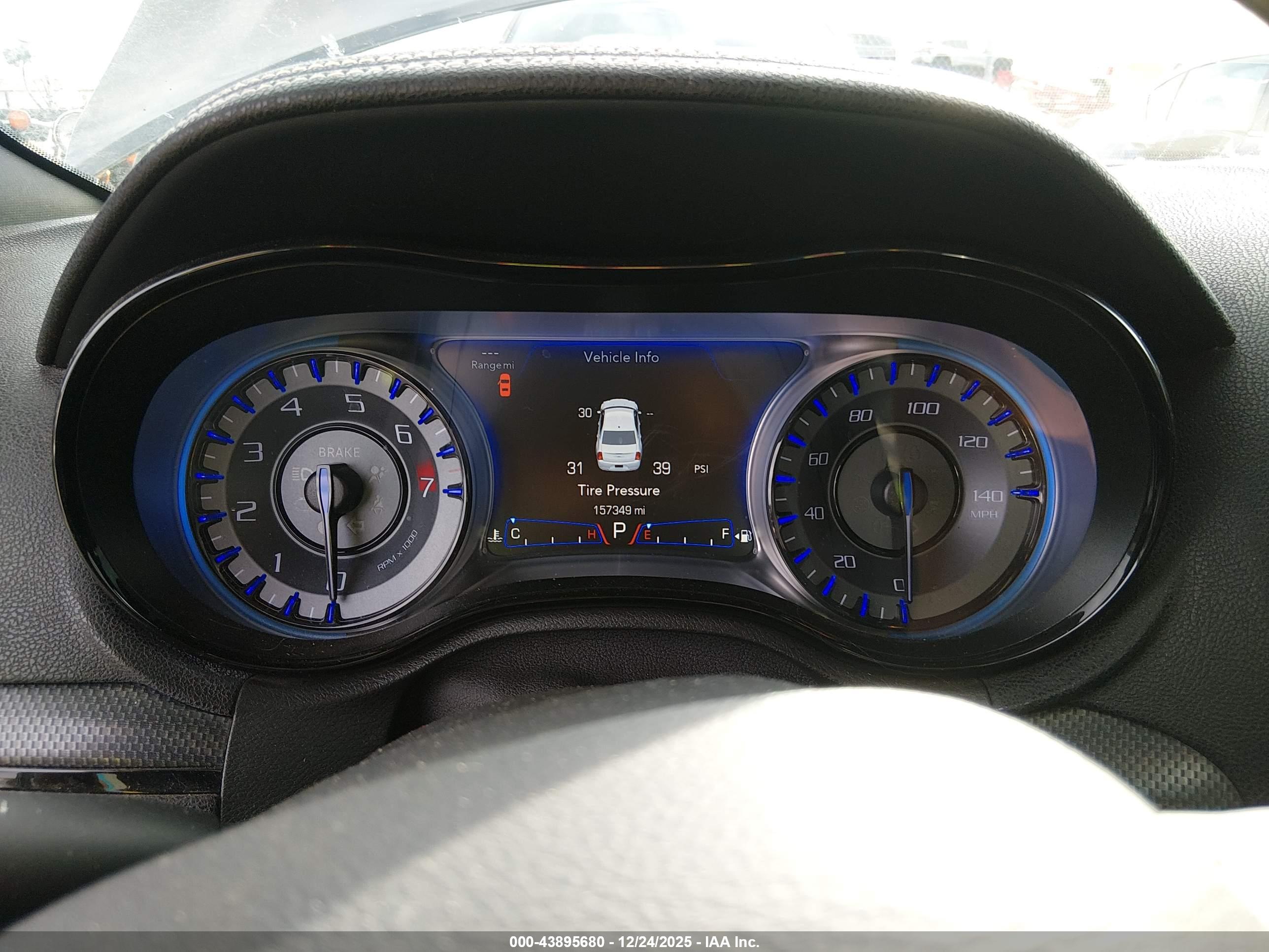 CHRYSLER 300 image 7