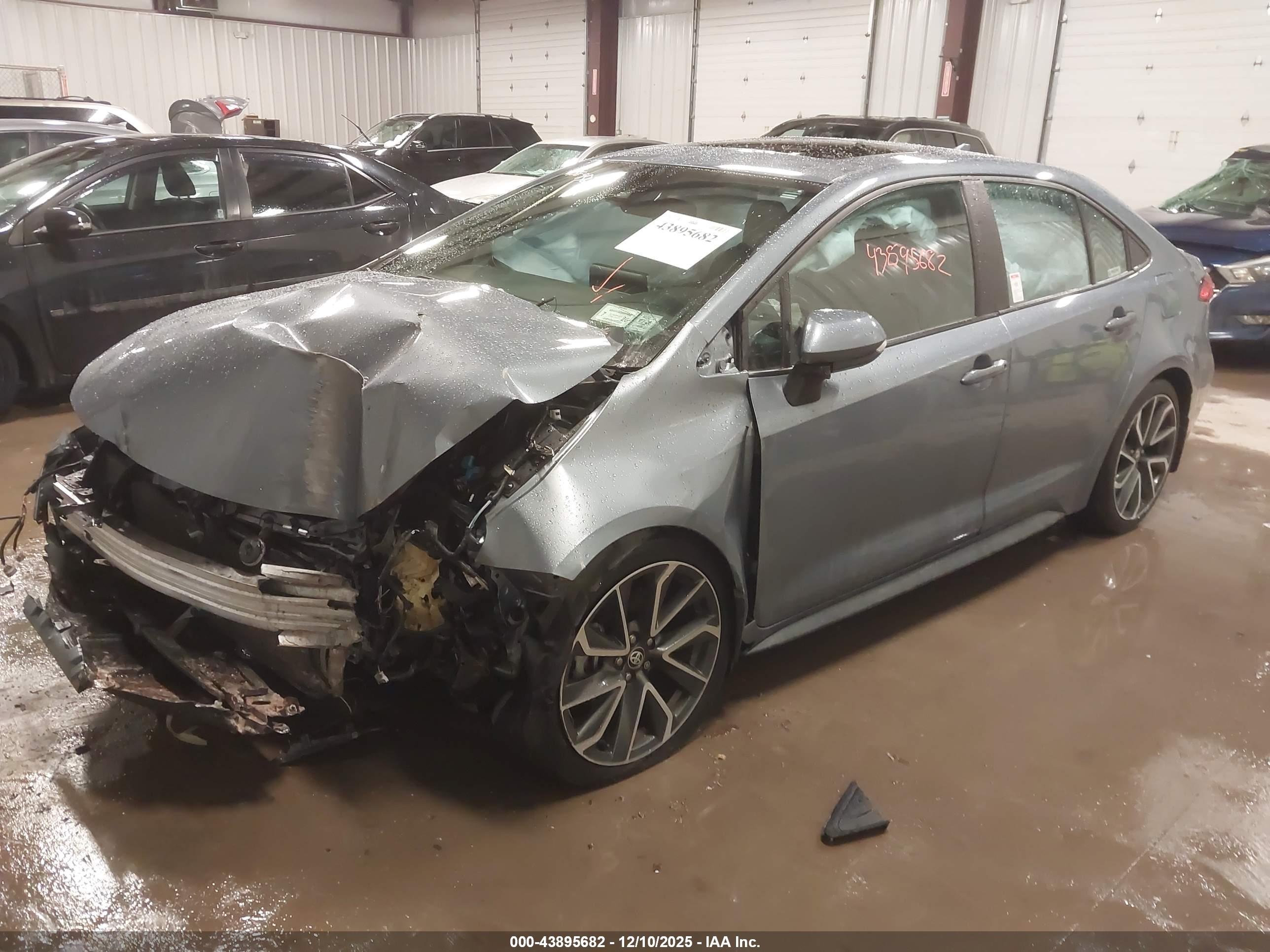 TOYOTA COROLLA image 2