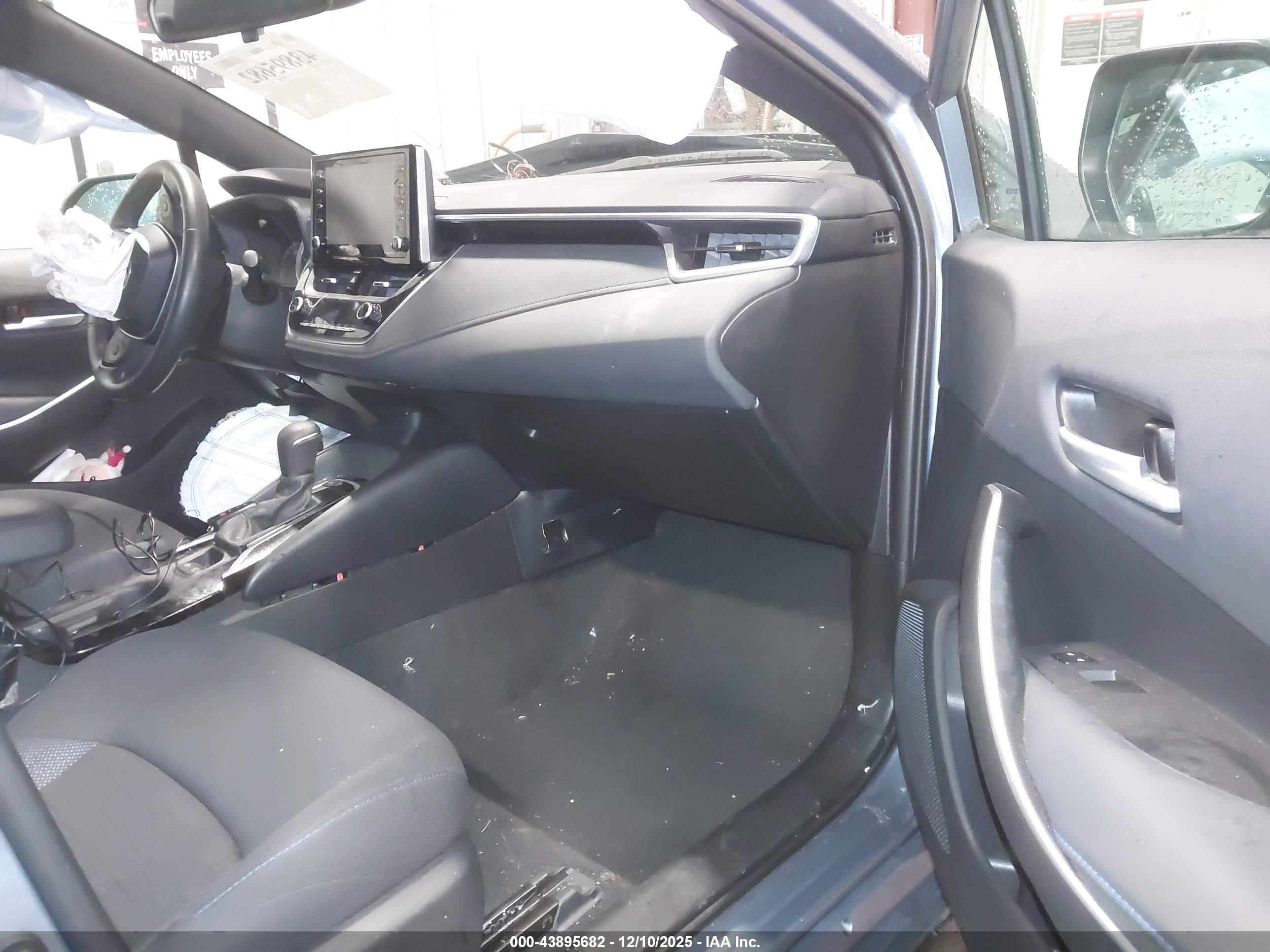 TOYOTA COROLLA image 5