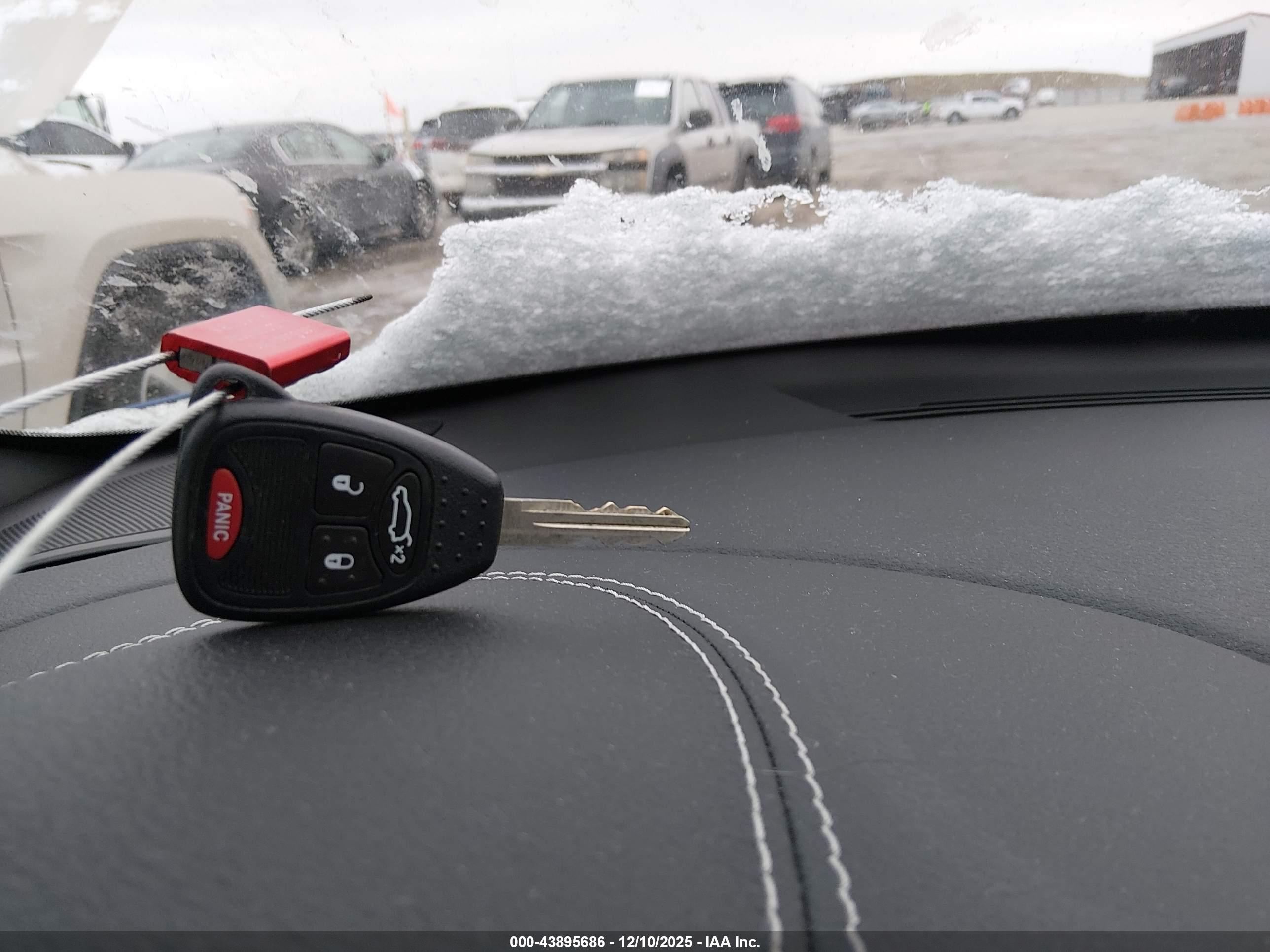 DODGE AVENGER image 11
