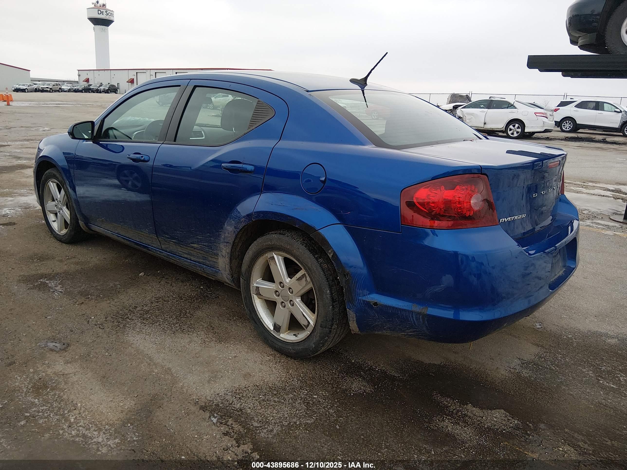 DODGE AVENGER image 3