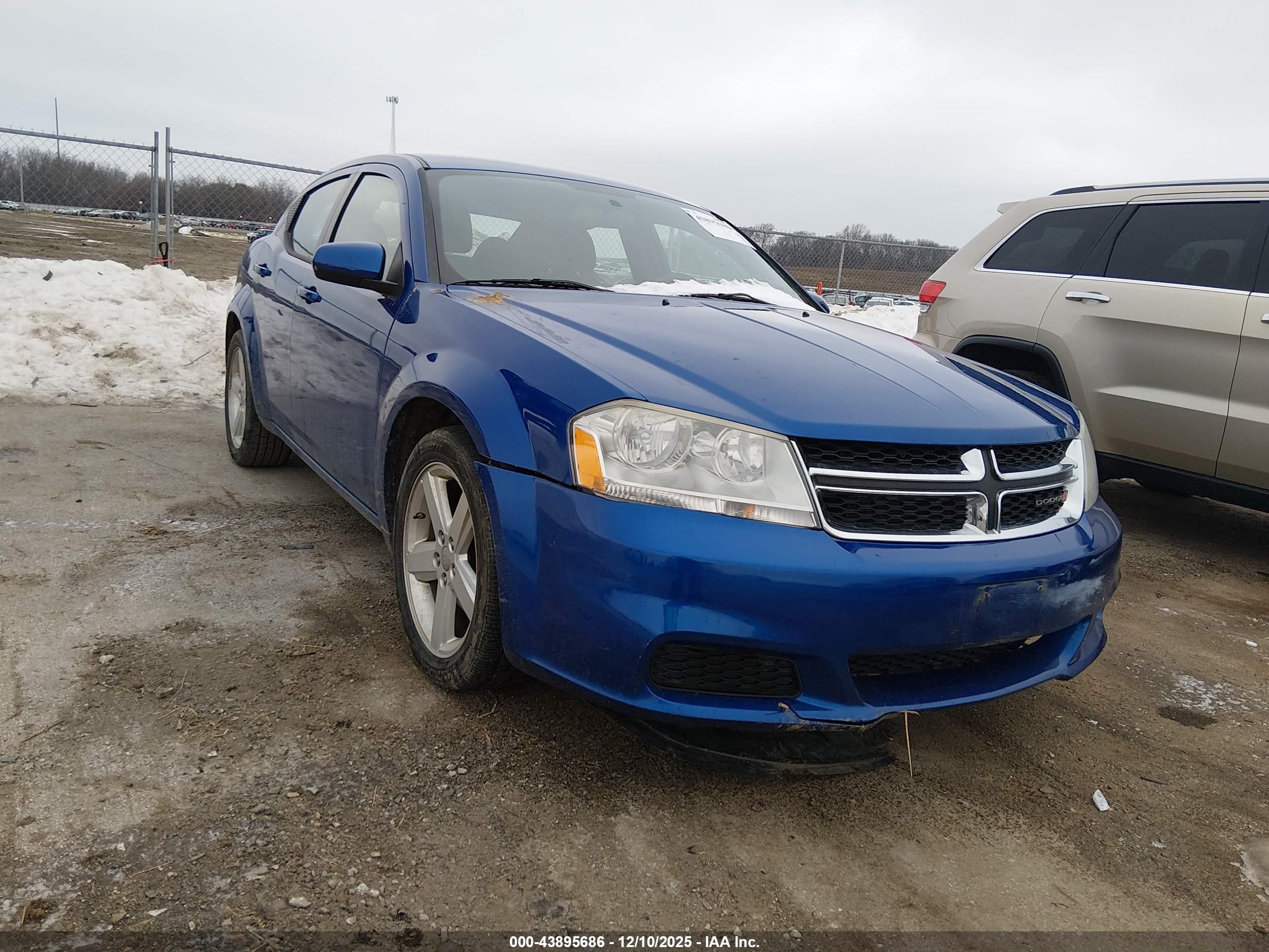 DODGE AVENGER image 6