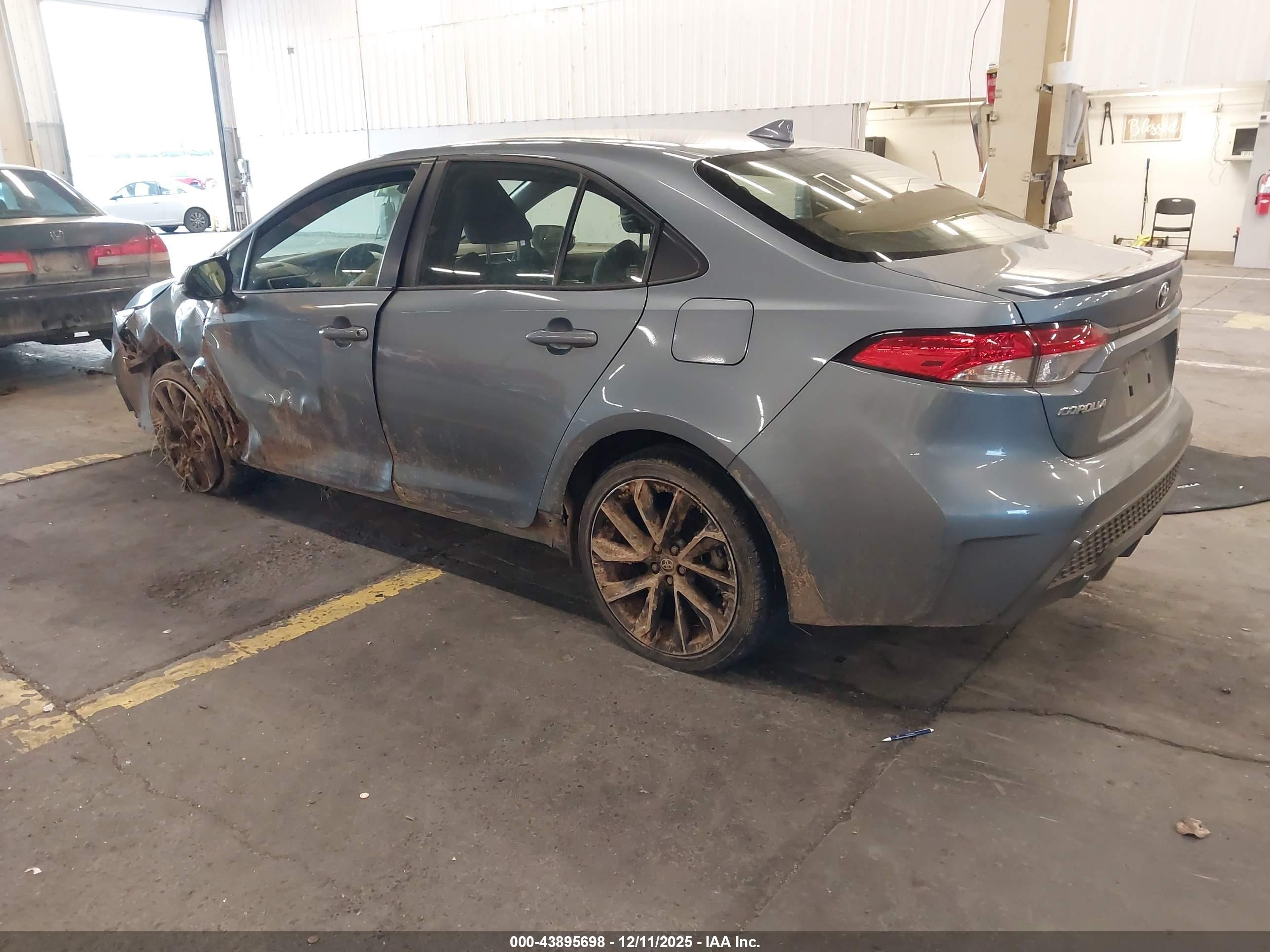 TOYOTA COROLLA image 3