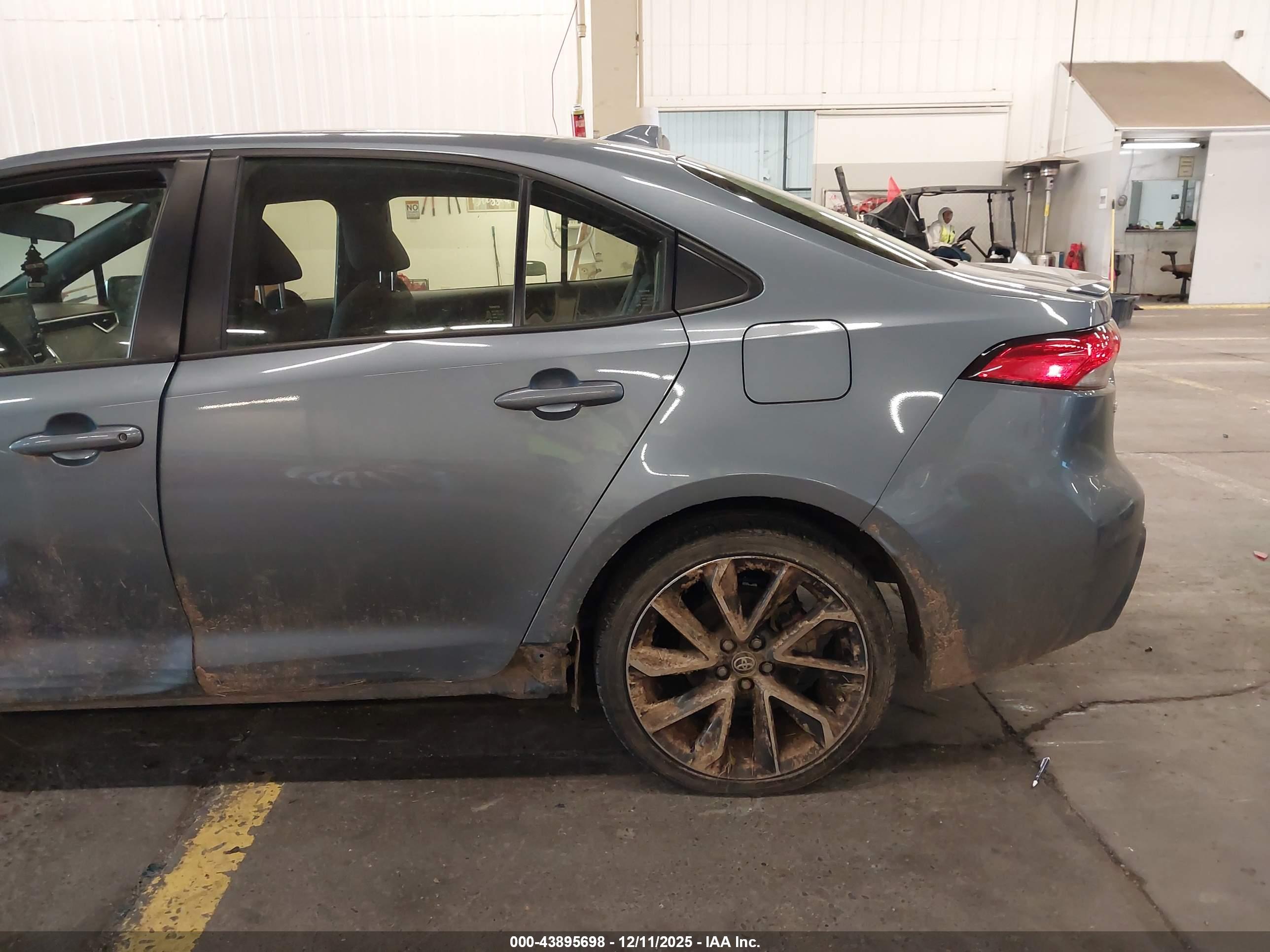 TOYOTA COROLLA image 6