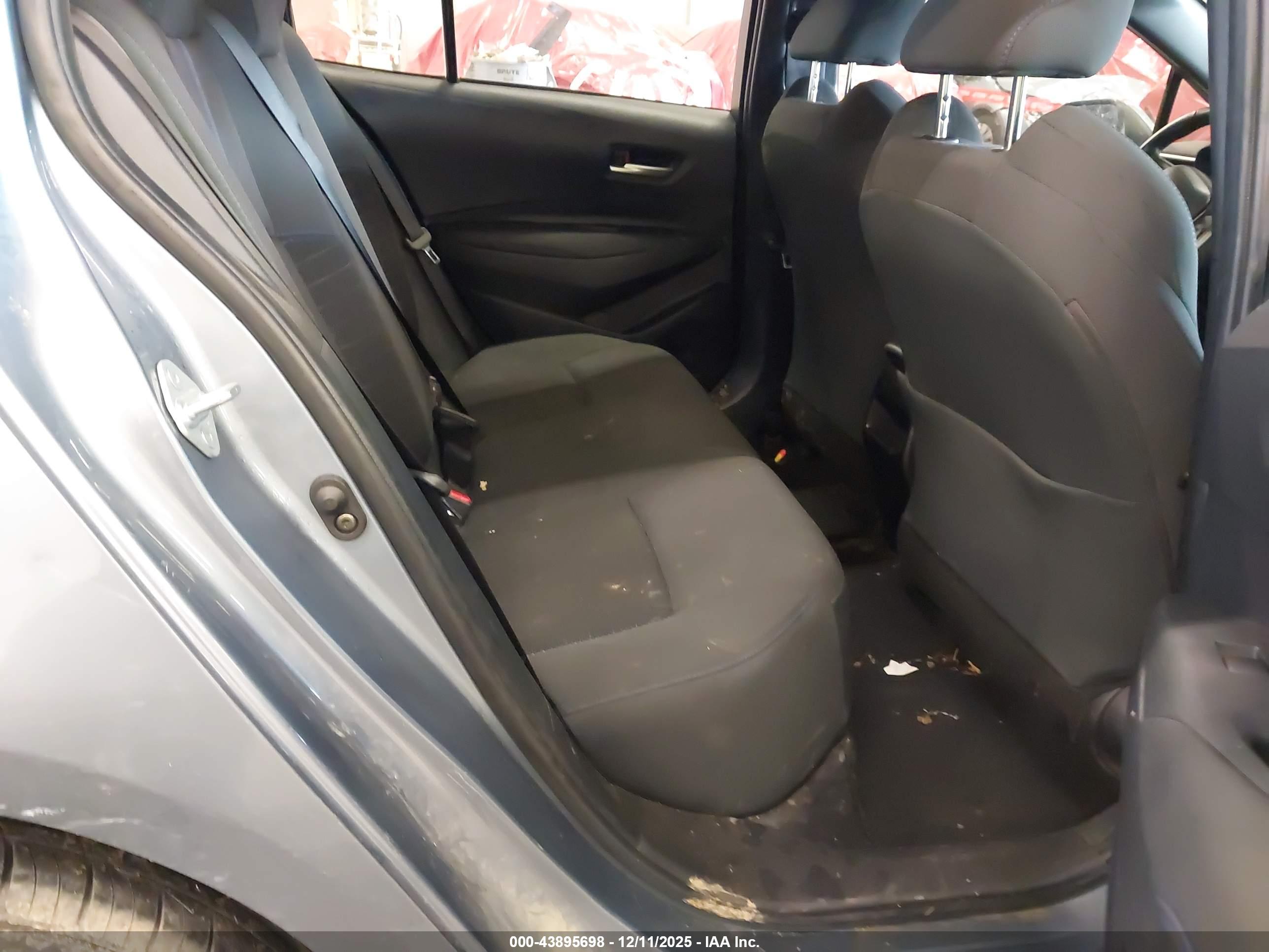 TOYOTA COROLLA image 8
