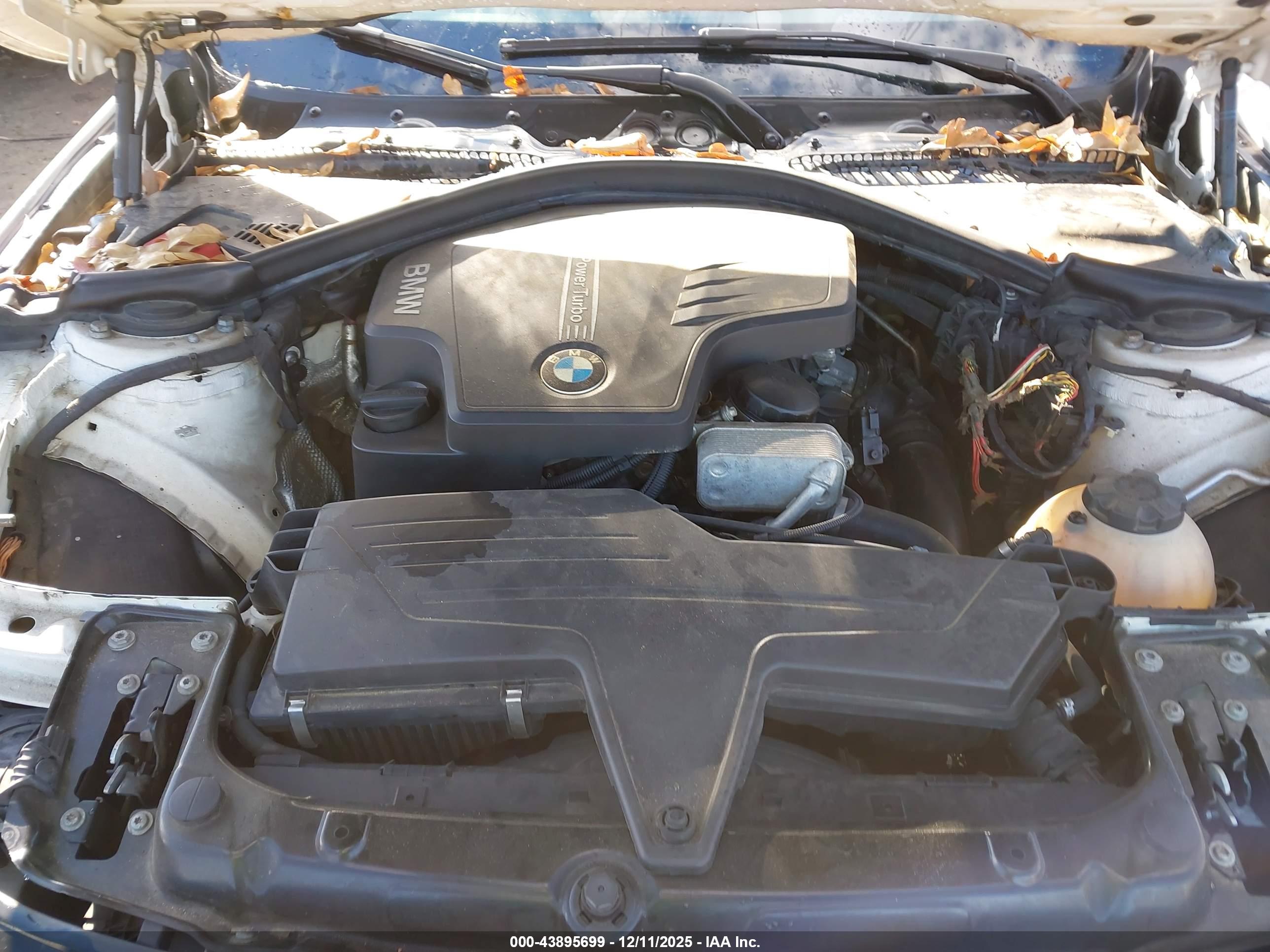BMW 320I image 10