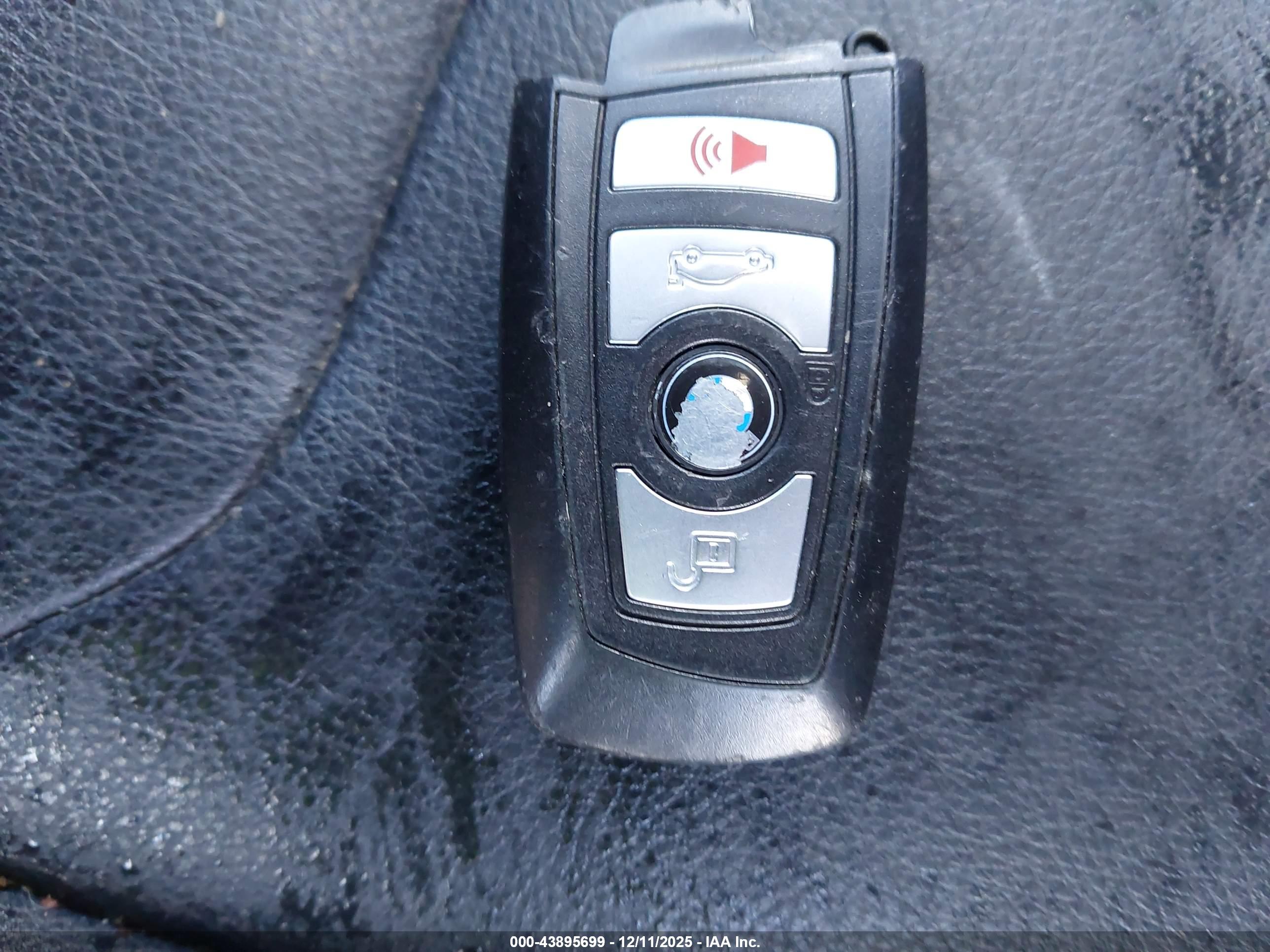 BMW 320I image 11