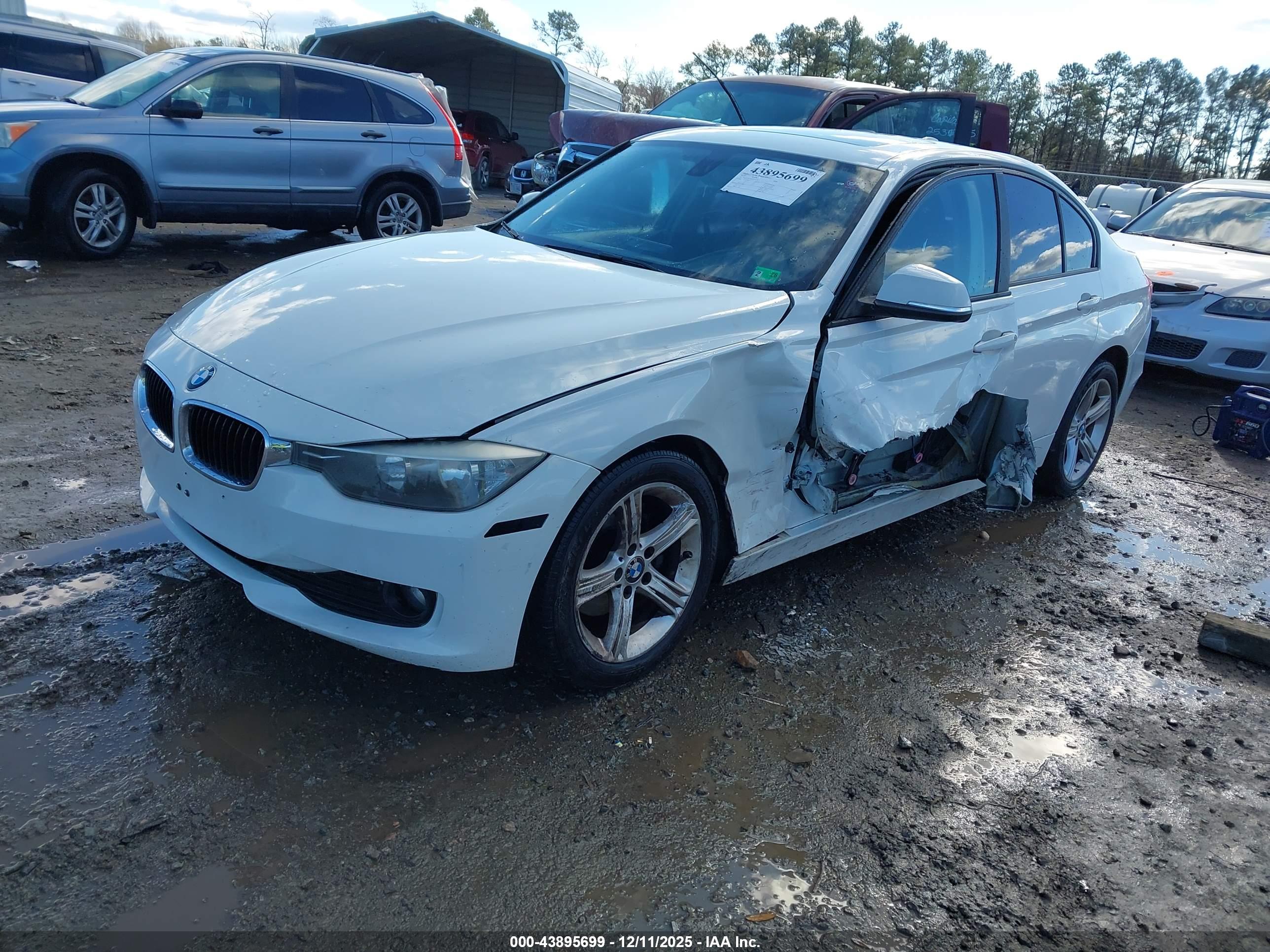 BMW 320I image 2