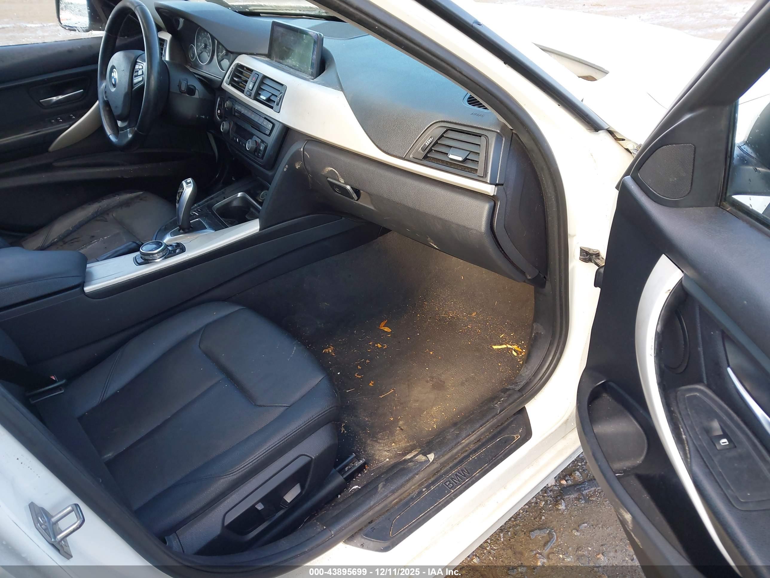 BMW 320I image 5