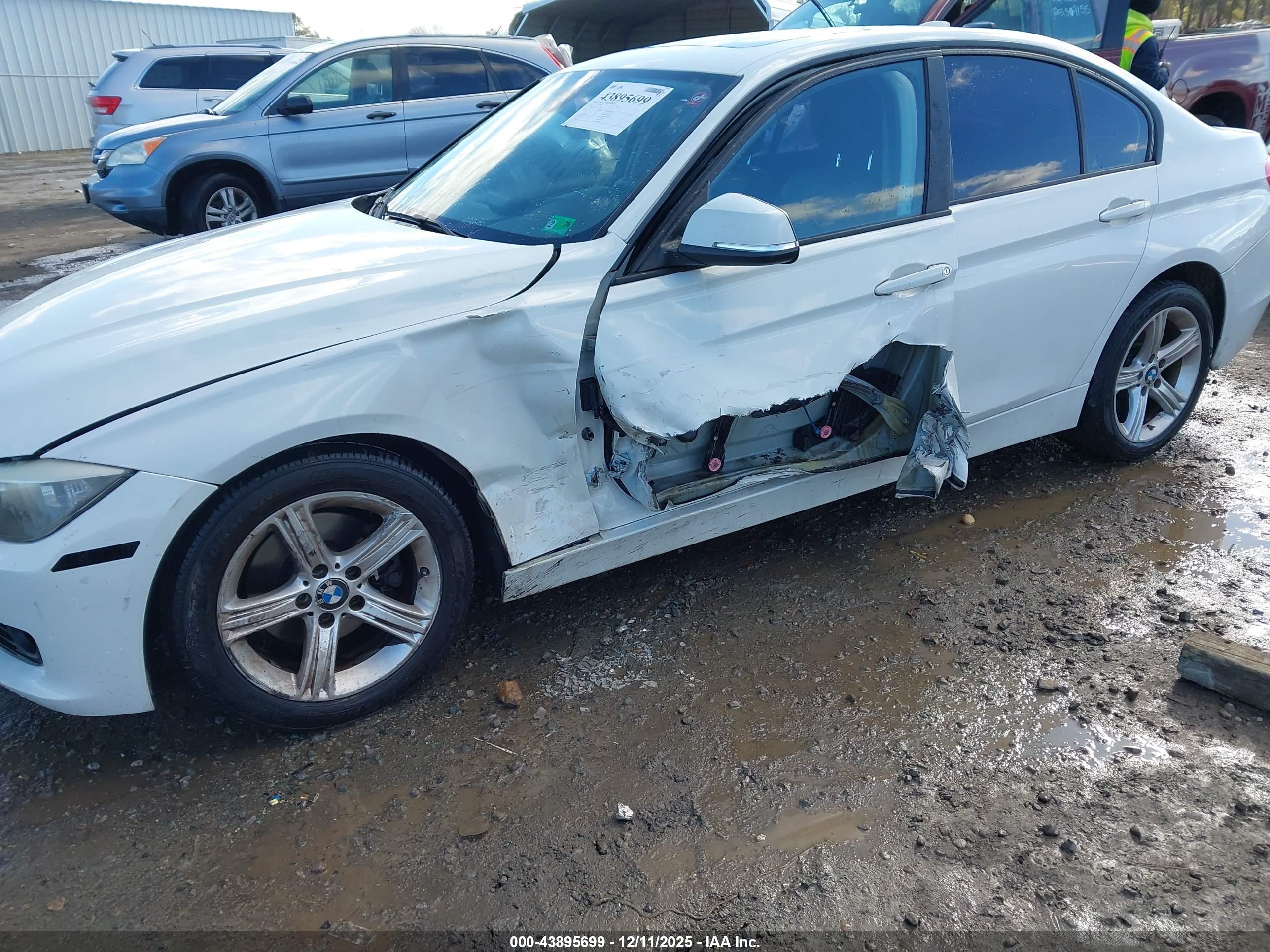 BMW 320I image 6