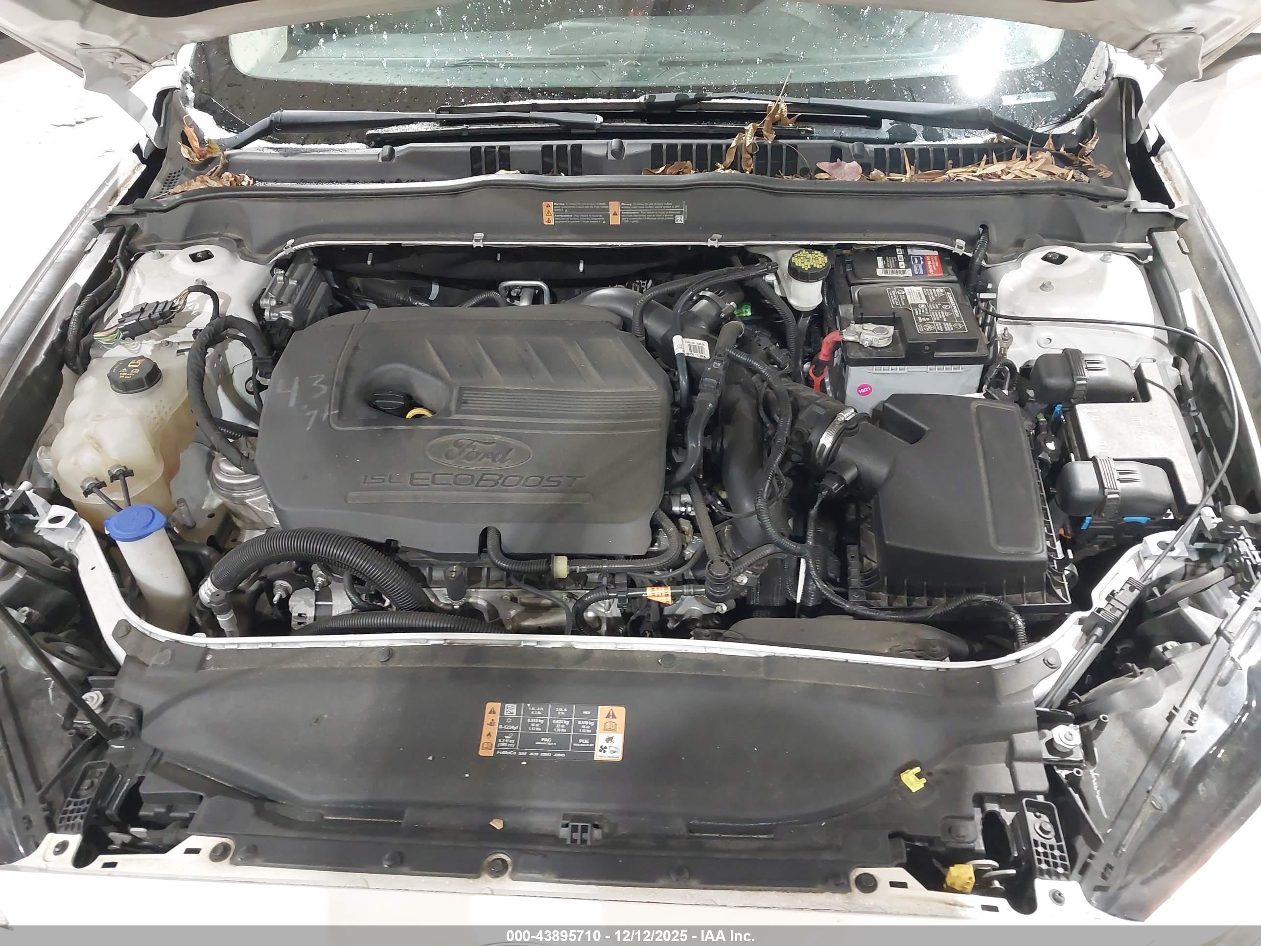 FORD FUSION image 10