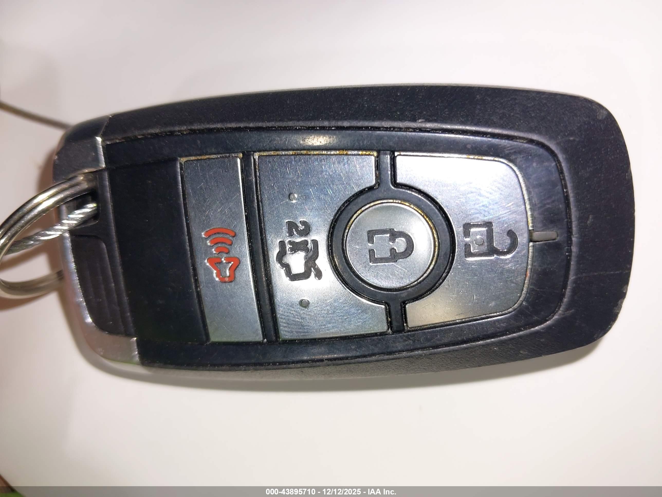 FORD FUSION image 11