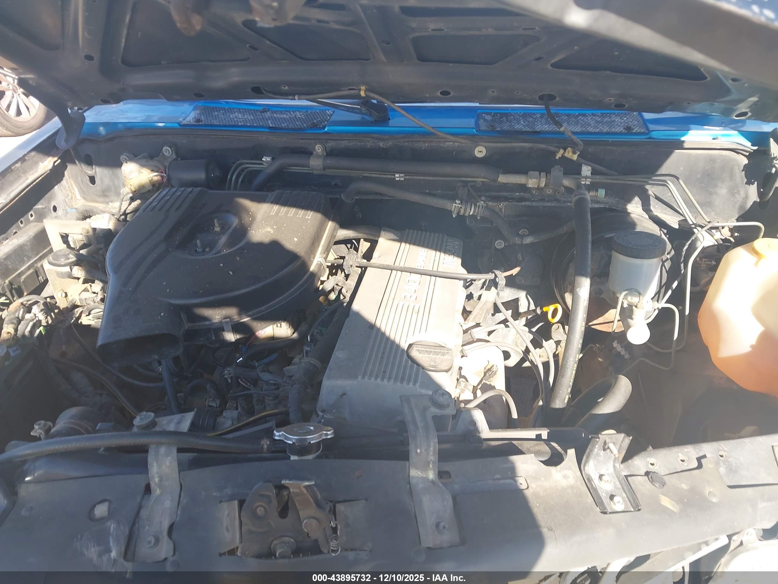 NISSAN TRUCK image 10