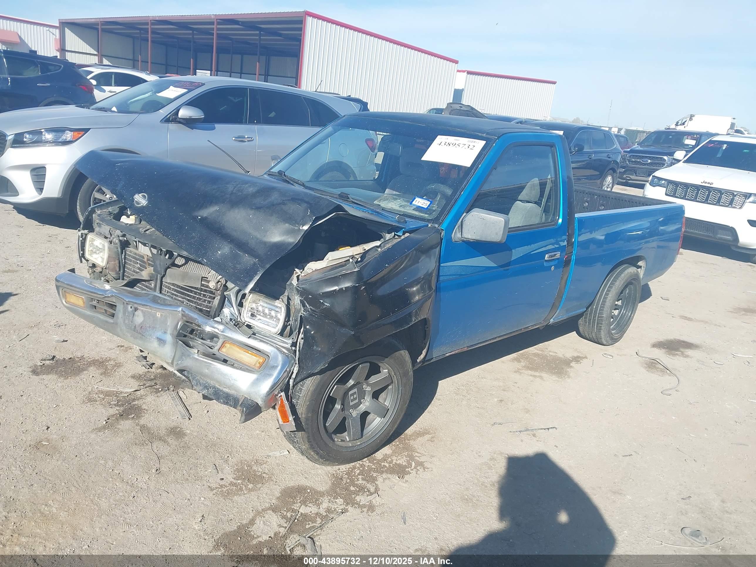 NISSAN TRUCK image 2
