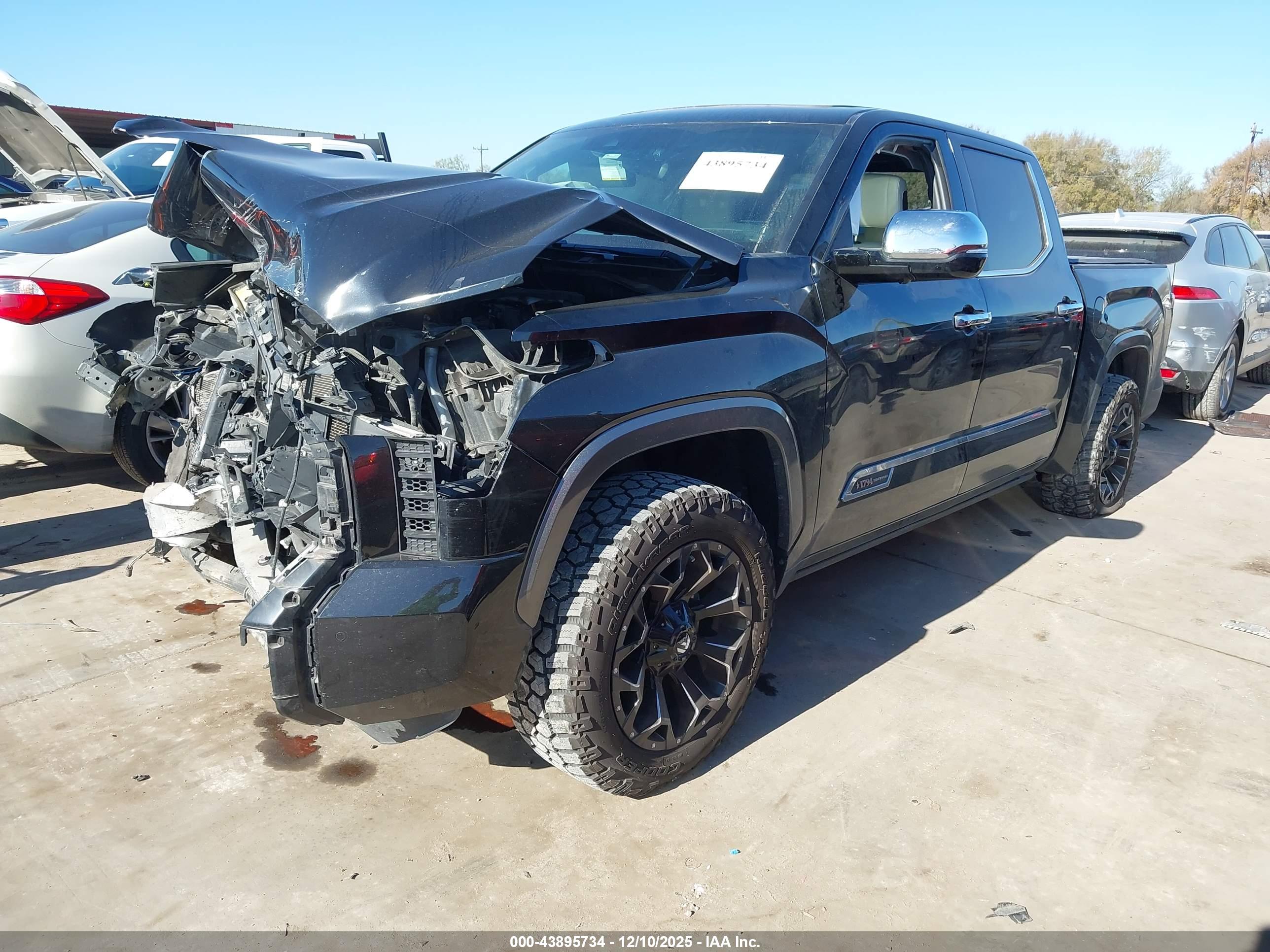TOYOTA TUNDRA image 2