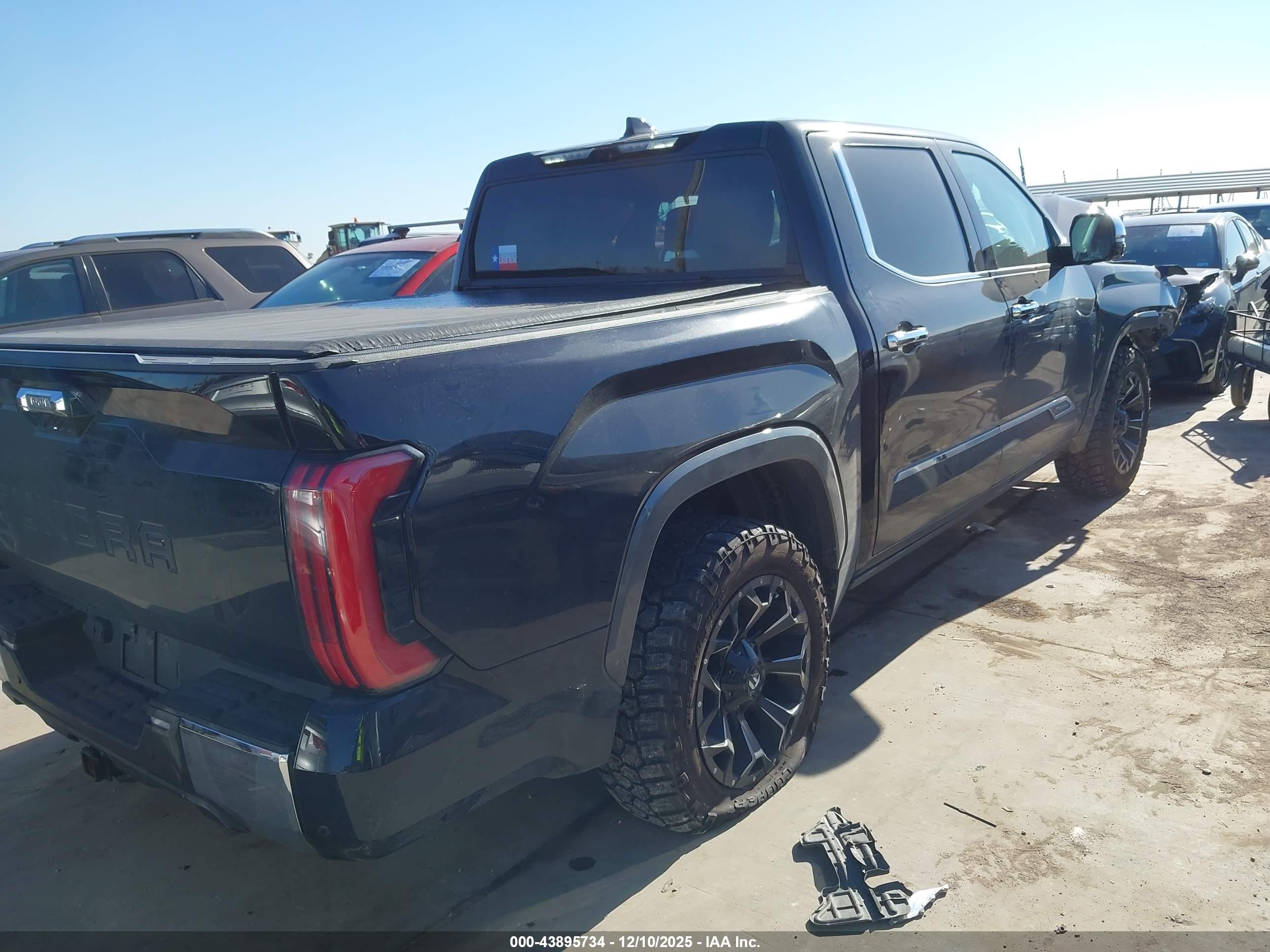 TOYOTA TUNDRA image 4