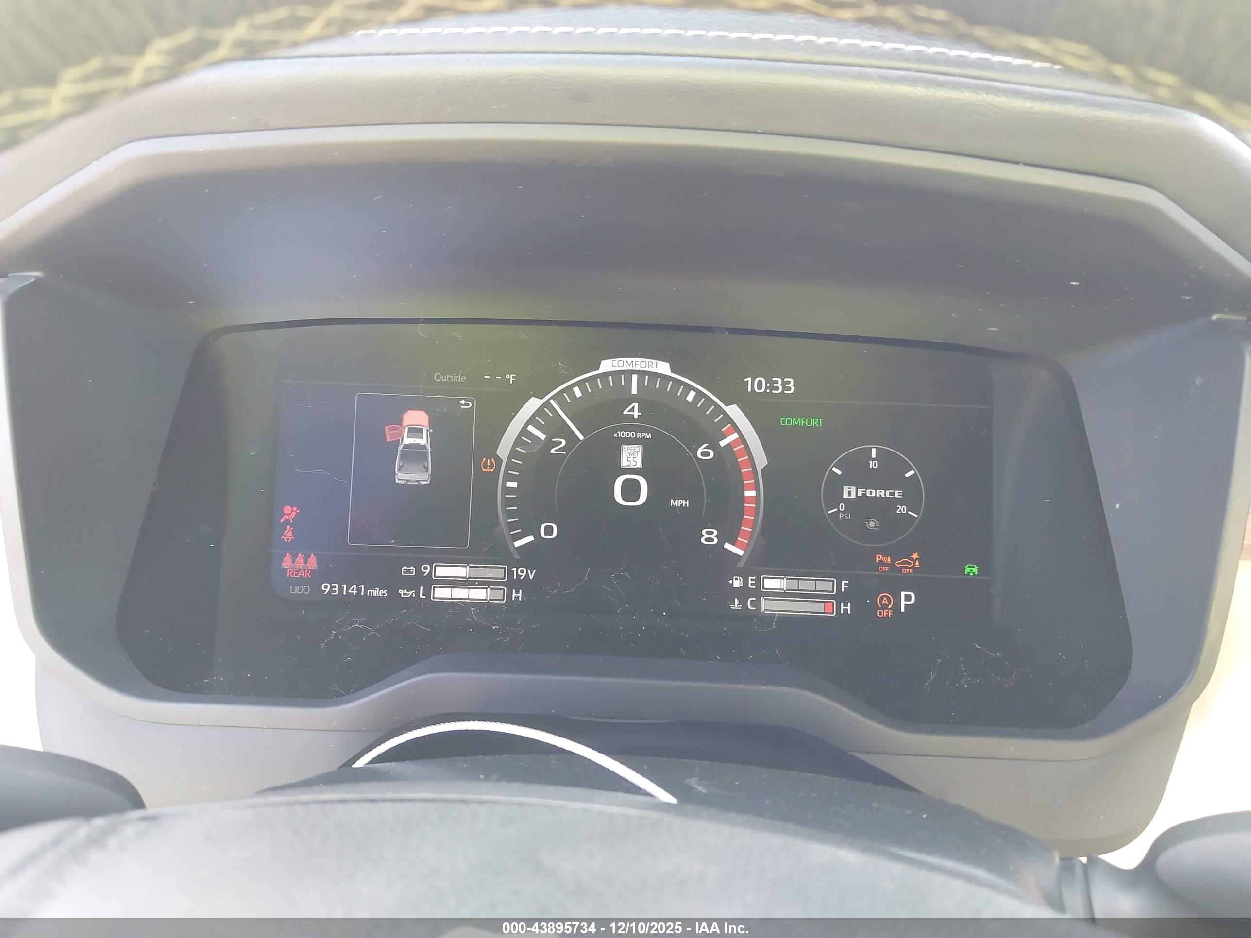 TOYOTA TUNDRA image 7