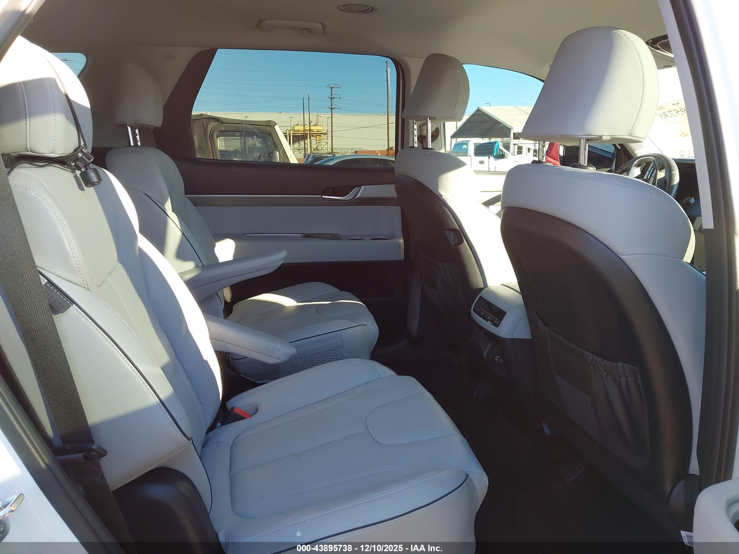 HYUNDAI PALISADE image 8
