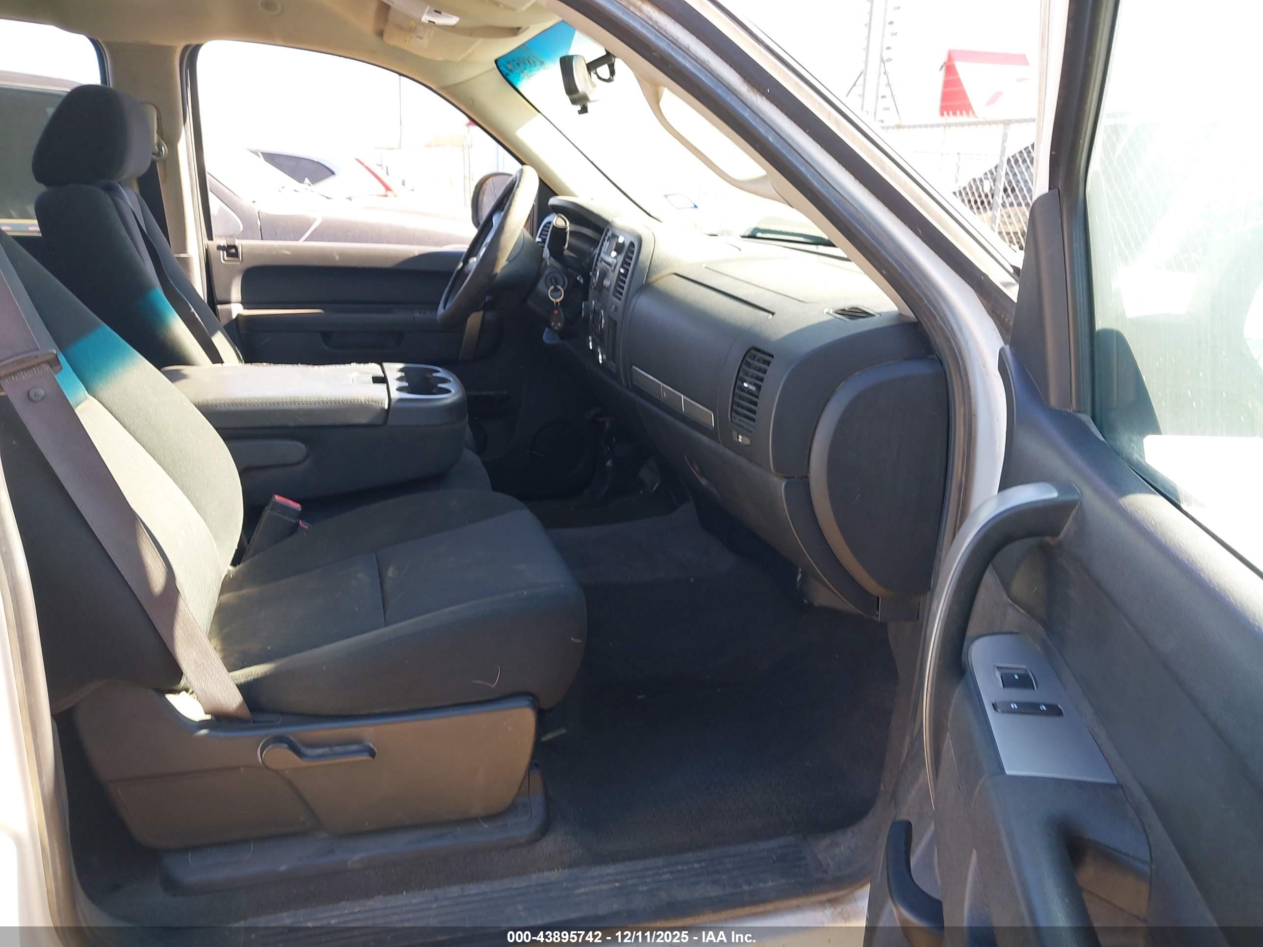 GMC SIERRA image 5