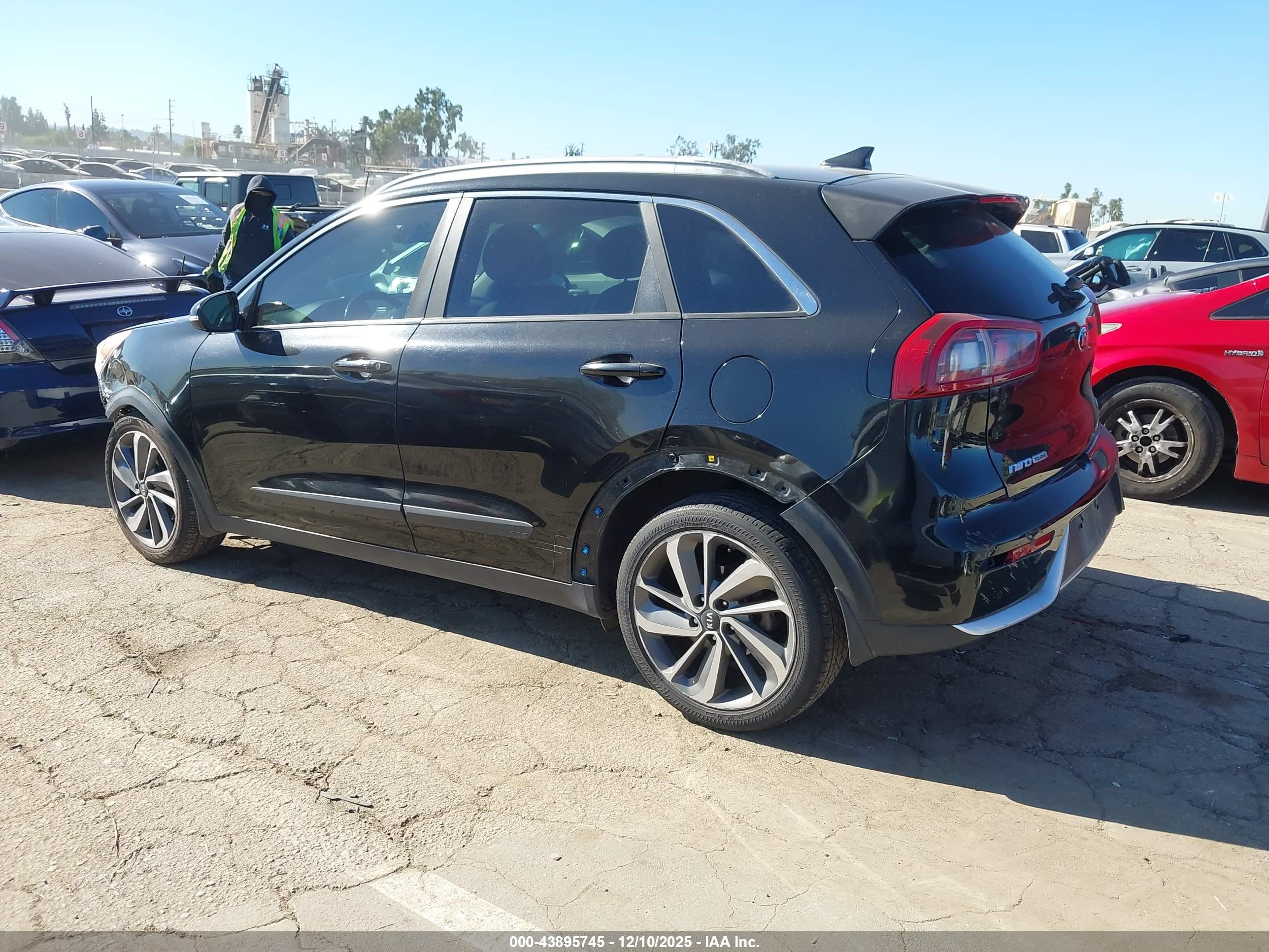 KIA NIRO image 3
