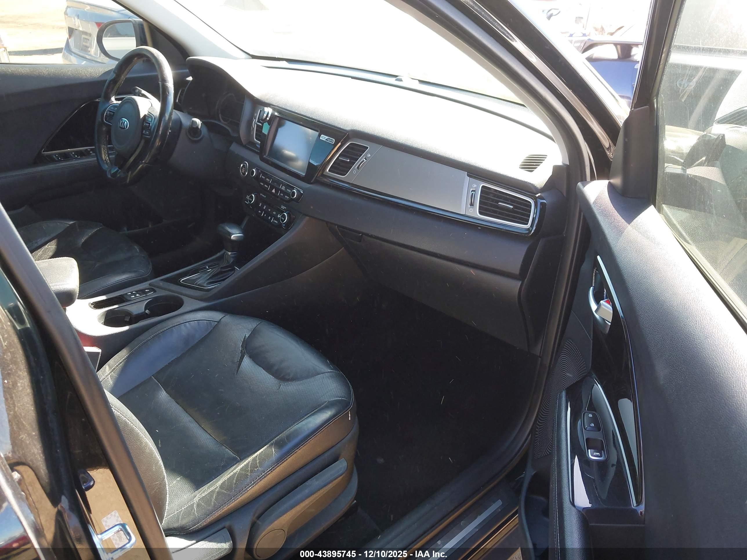KIA NIRO image 5