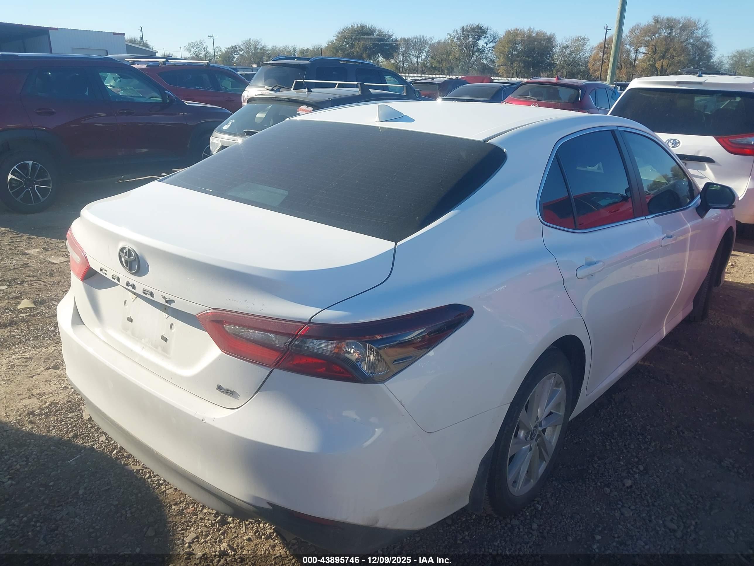 TOYOTA CAMRY image 4