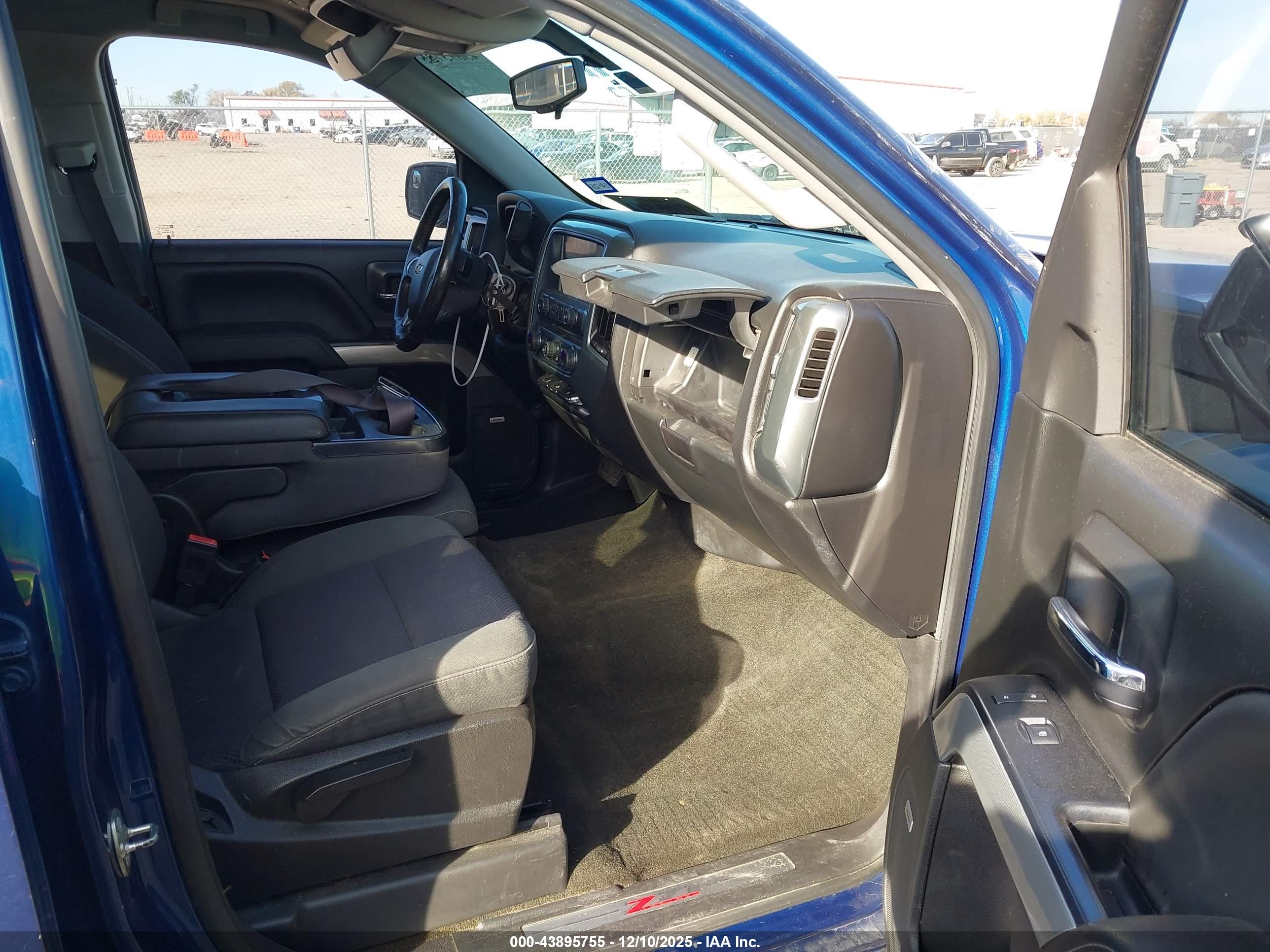 CHEVROLET SILVERADO image 5
