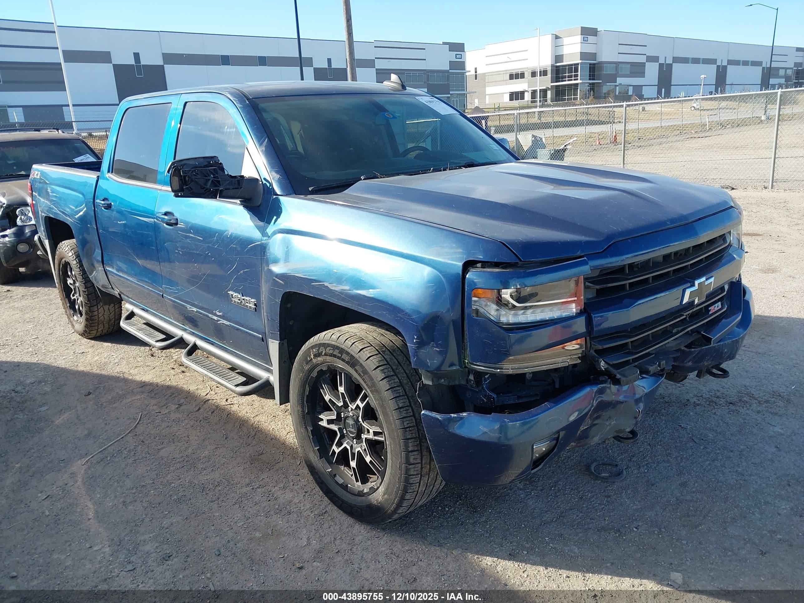 CHEVROLET SILVERADO image 6